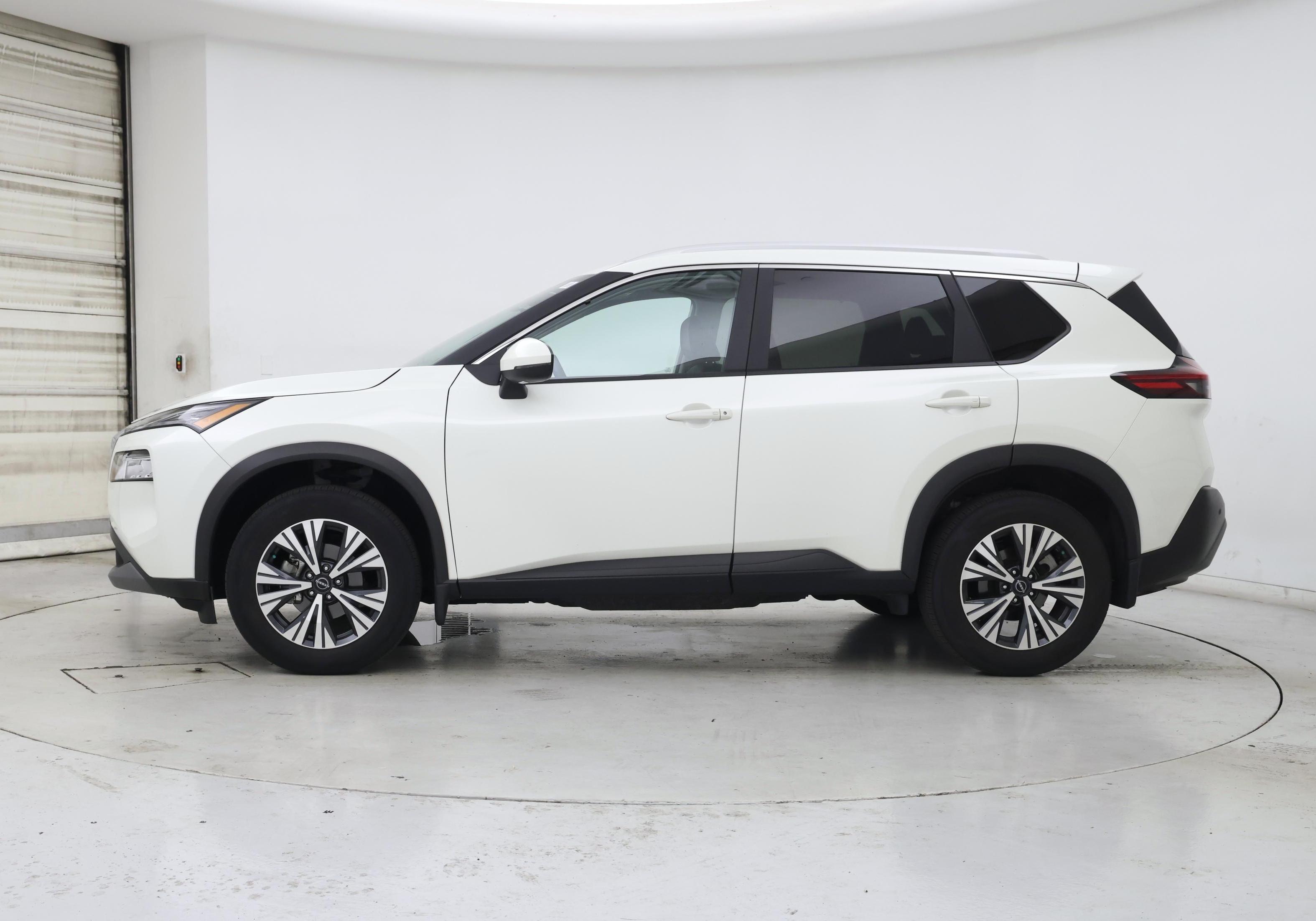 Thumbnail: 2023 Nissan Rogue - 3