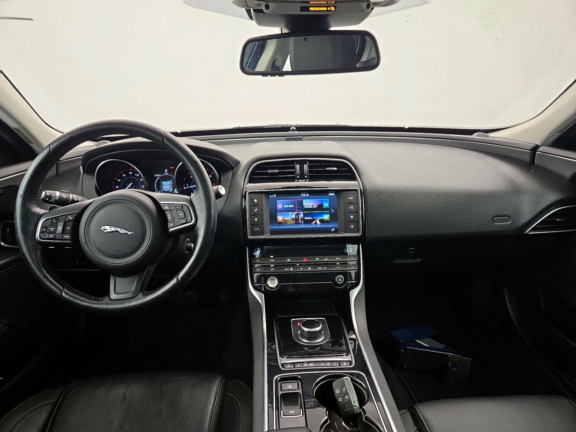 Thumbnail: 2017 Jaguar XE - 9
