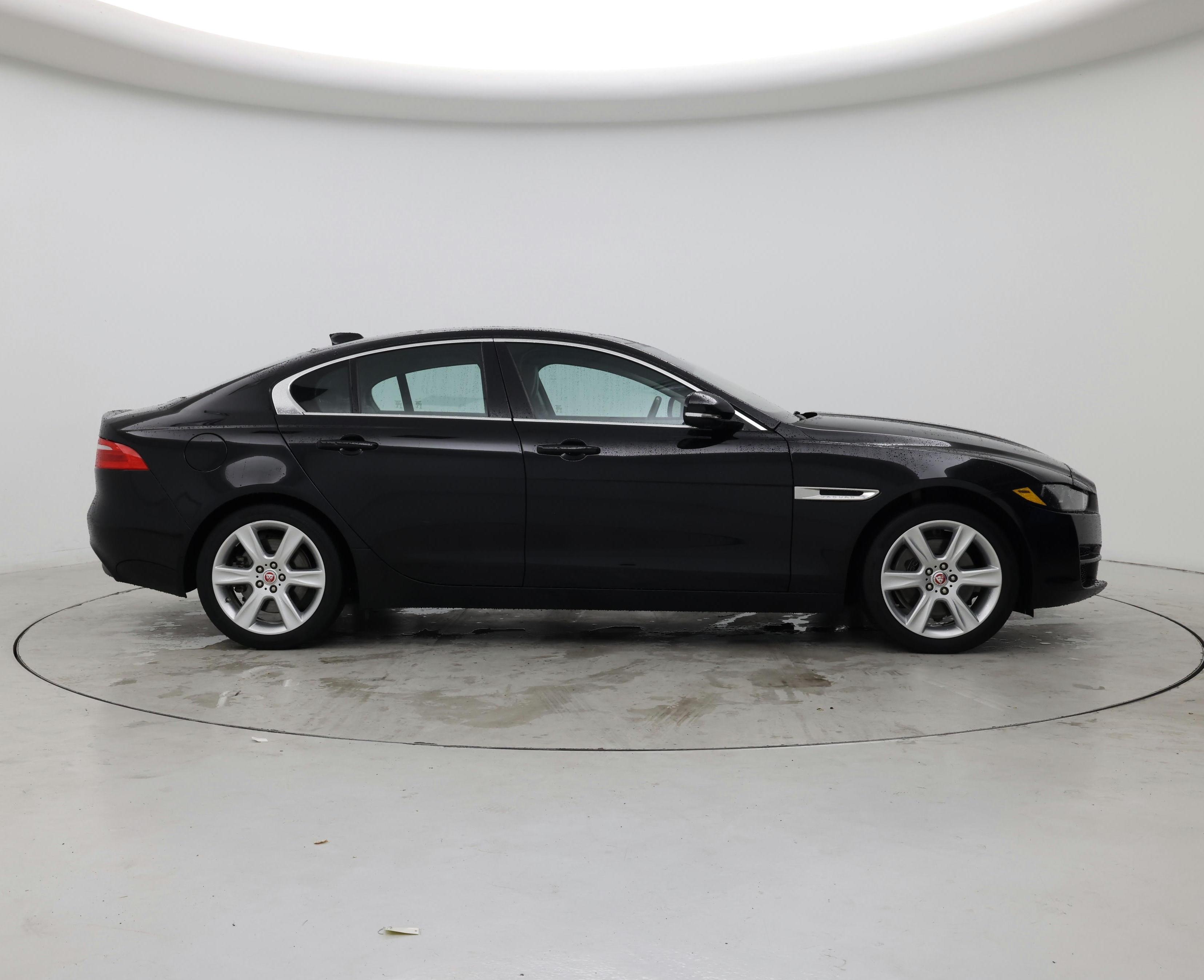 Thumbnail: 2017 Jaguar XE - 7