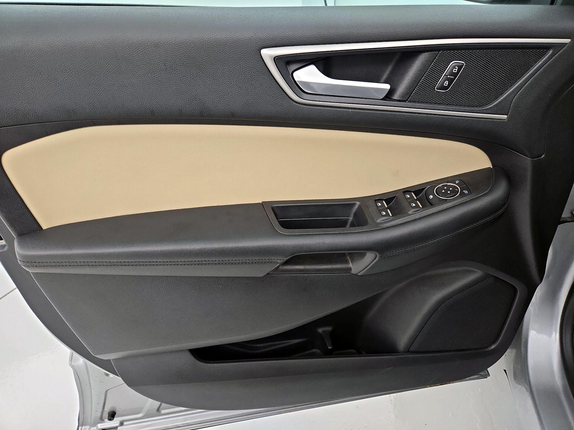 Thumbnail: 2021 Ford Edge - 12