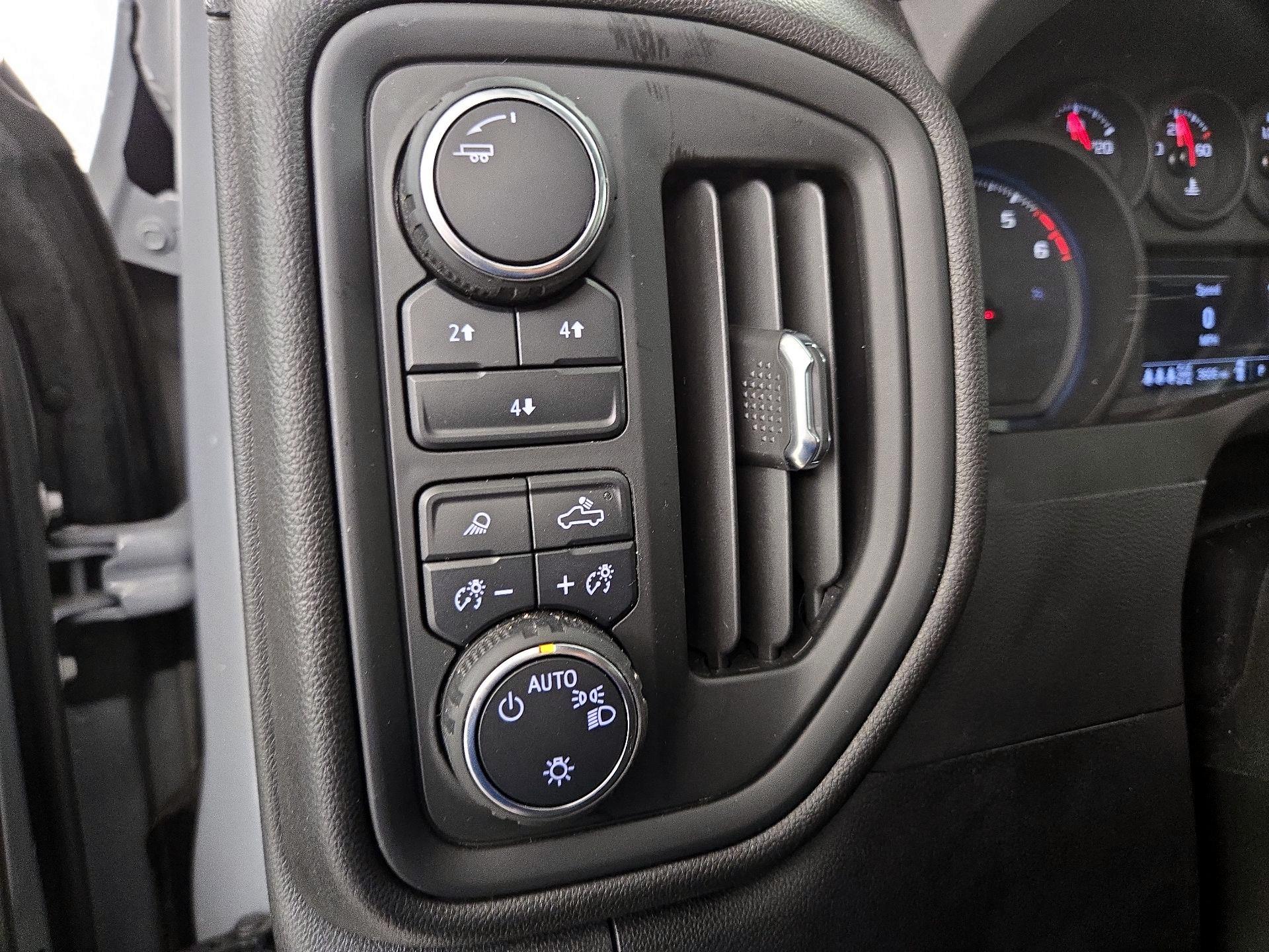 Thumbnail: 2025 Chevrolet Silverado 2500 - 13