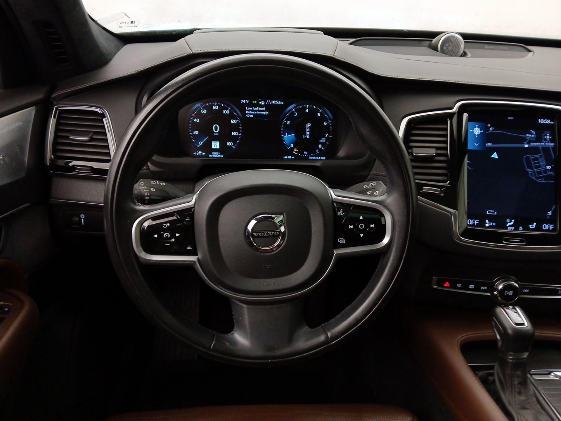 Thumbnail: 2022 Volvo XC90 - 10