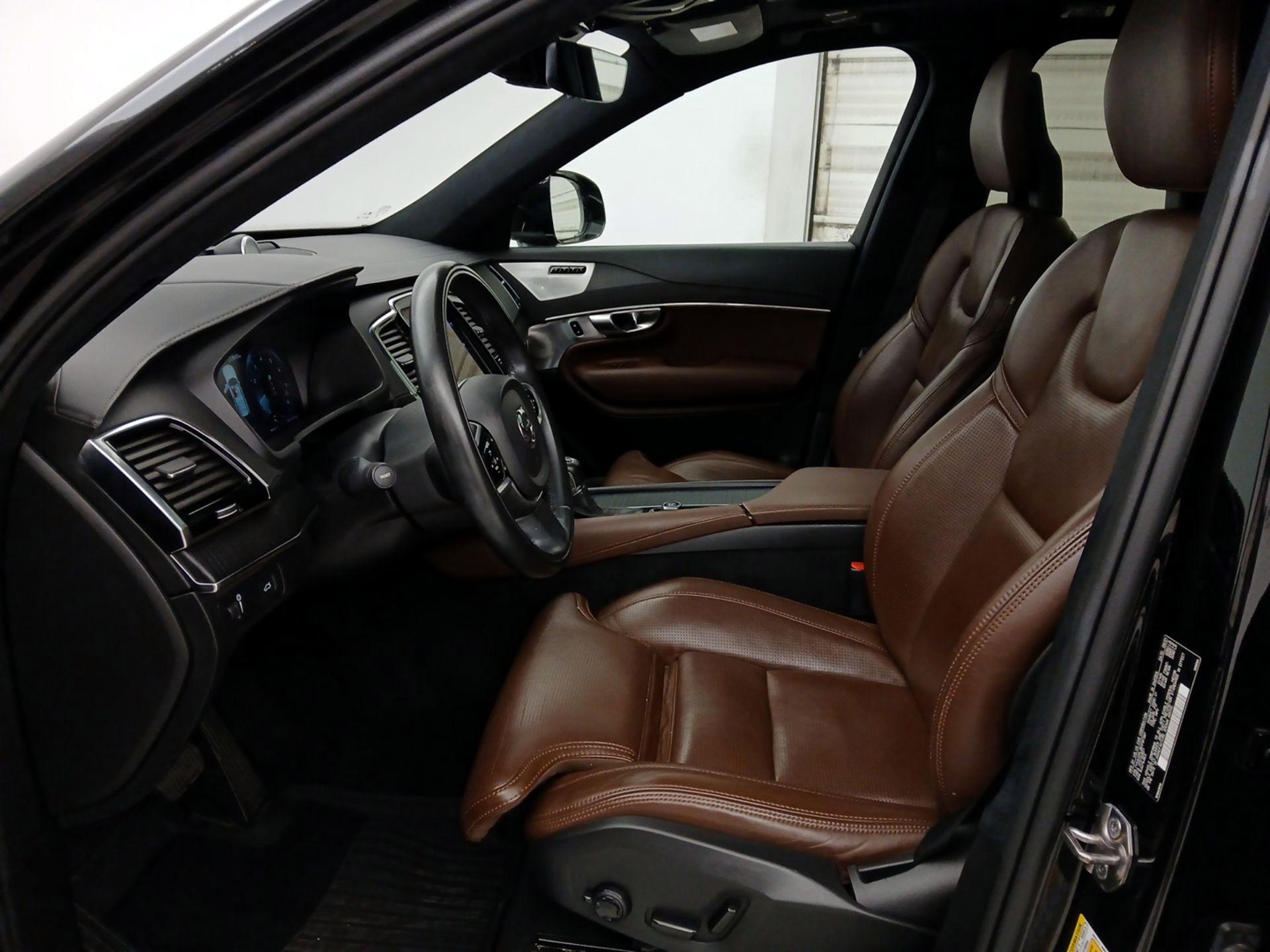 Thumbnail: 2022 Volvo XC90 - 11
