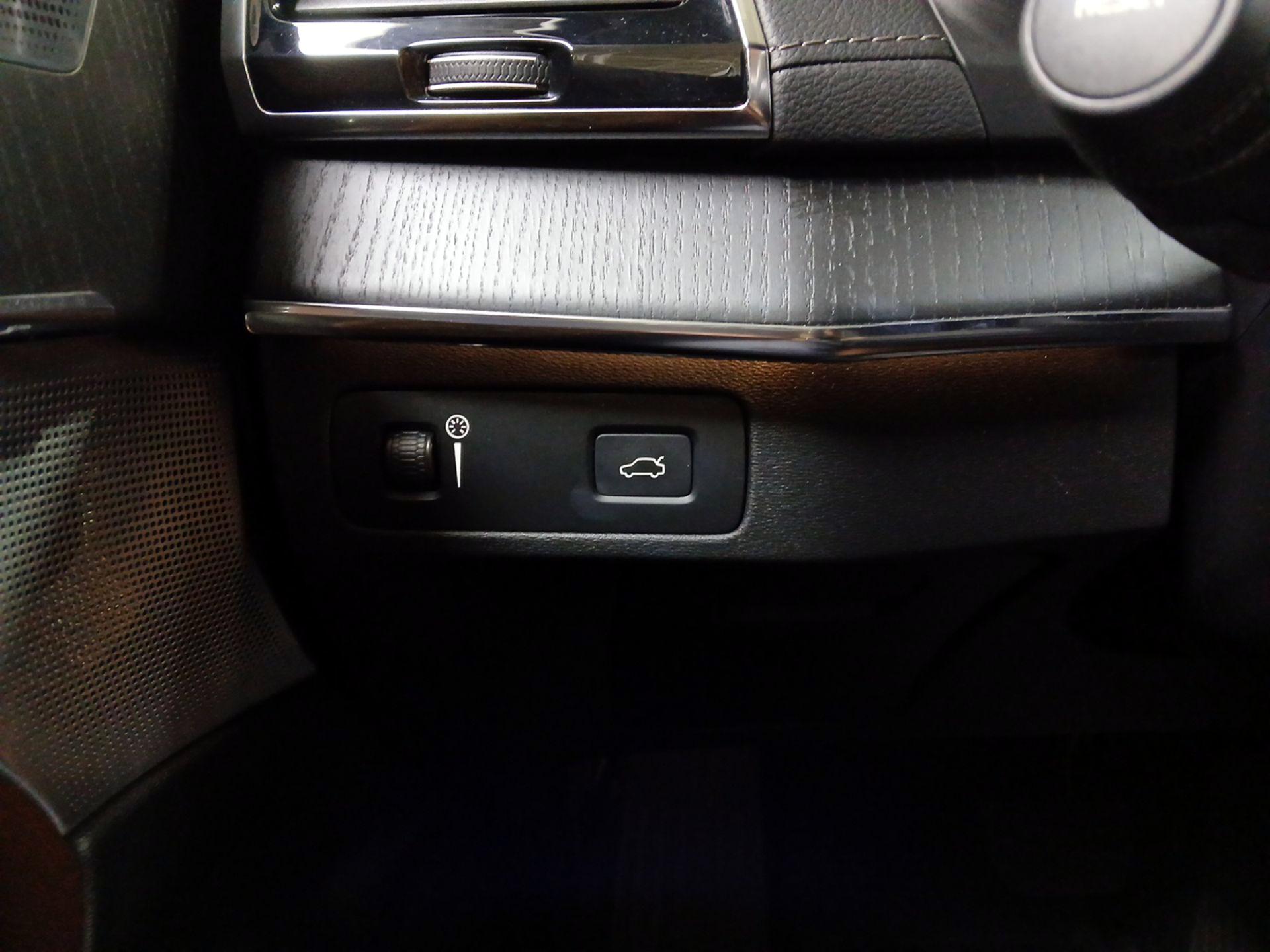 Thumbnail: 2022 Volvo XC90 - 13