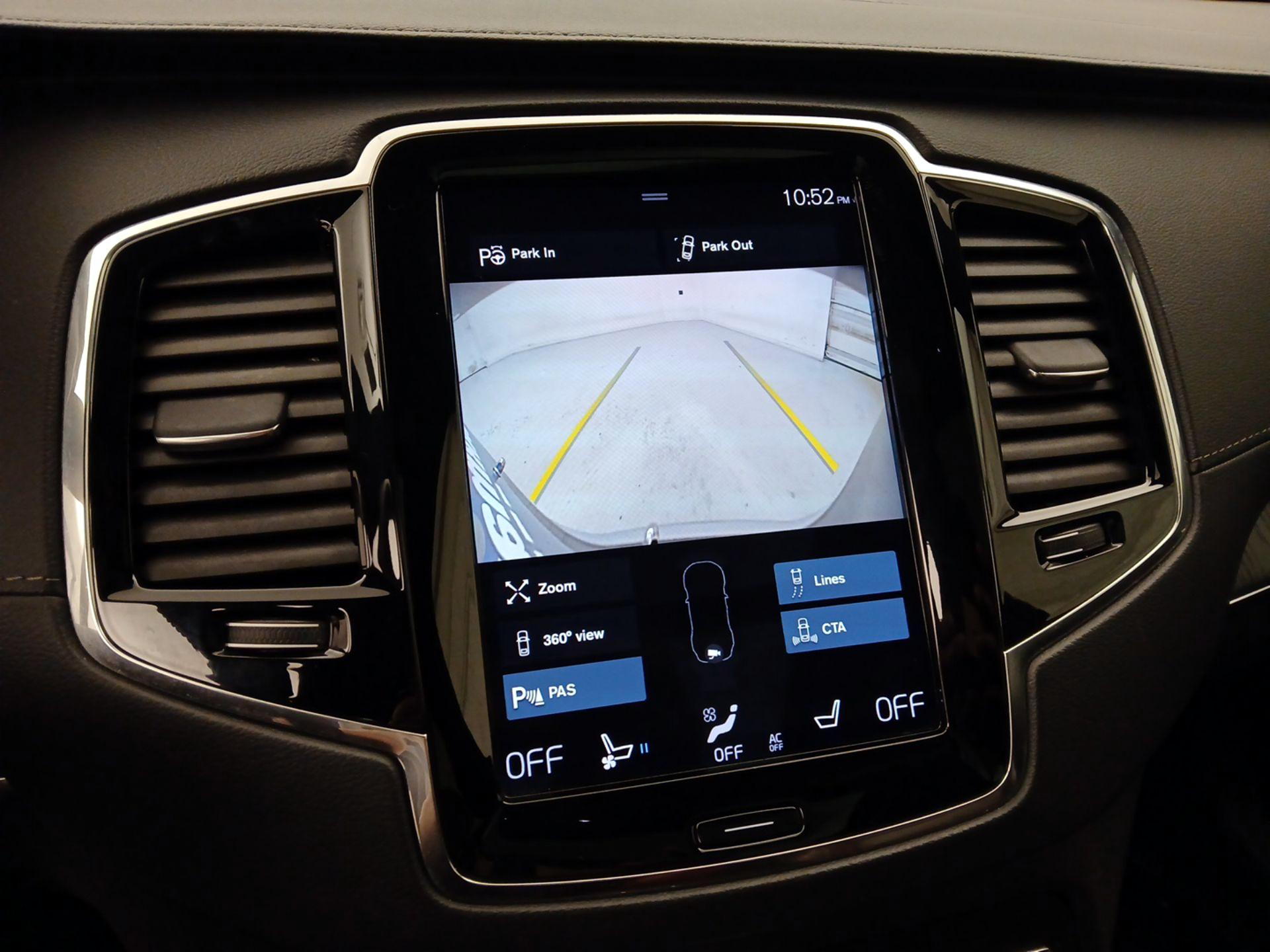 Thumbnail: 2022 Volvo XC90 - 15