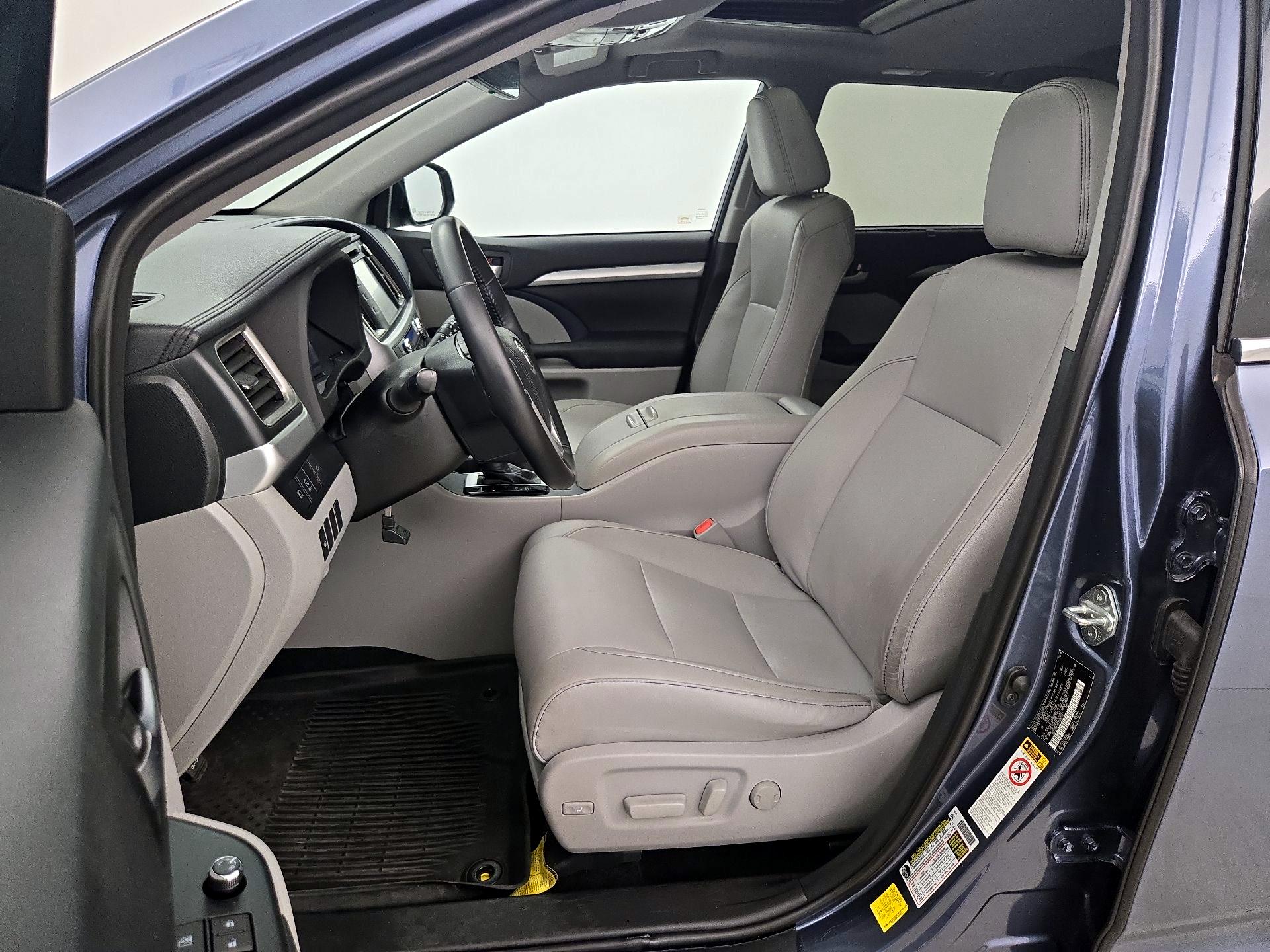 Thumbnail: 2018 Toyota Highlander - 11