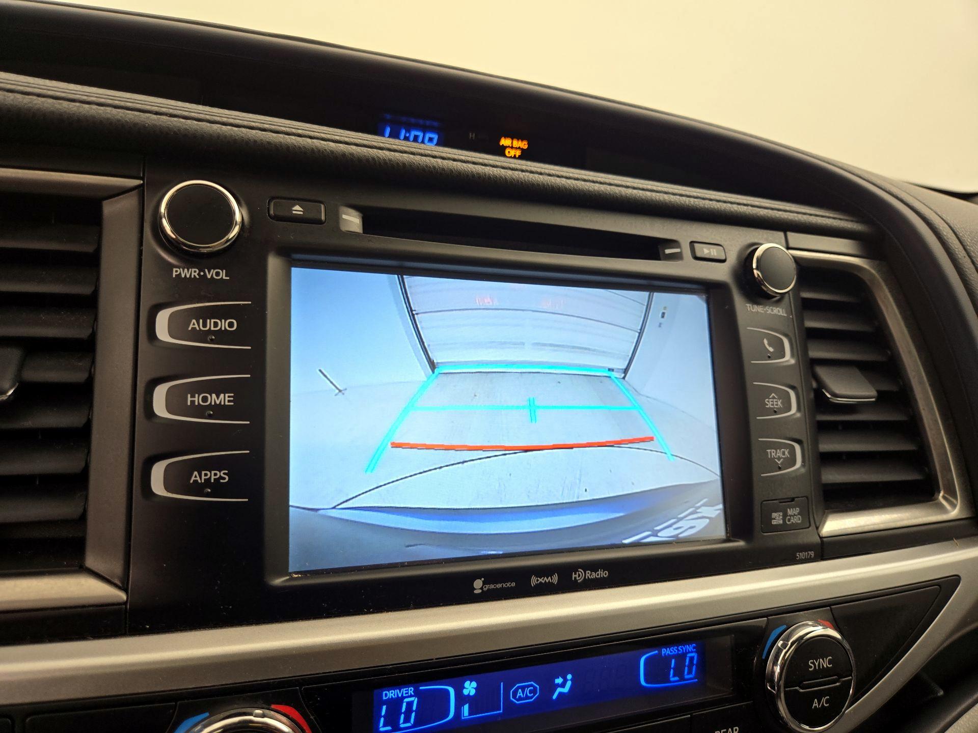 Thumbnail: 2018 Toyota Highlander - 14