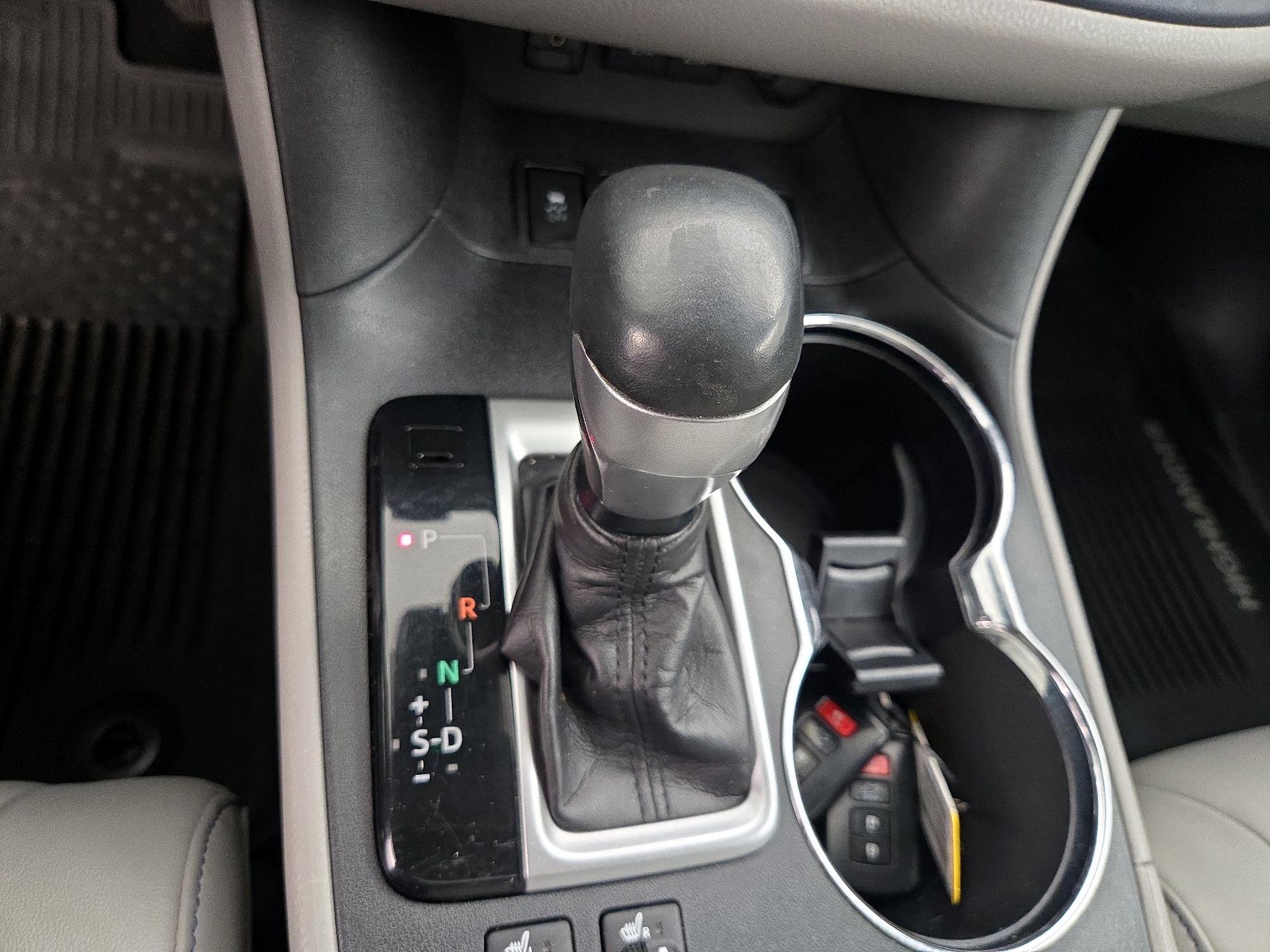 Thumbnail: 2018 Toyota Highlander - 17