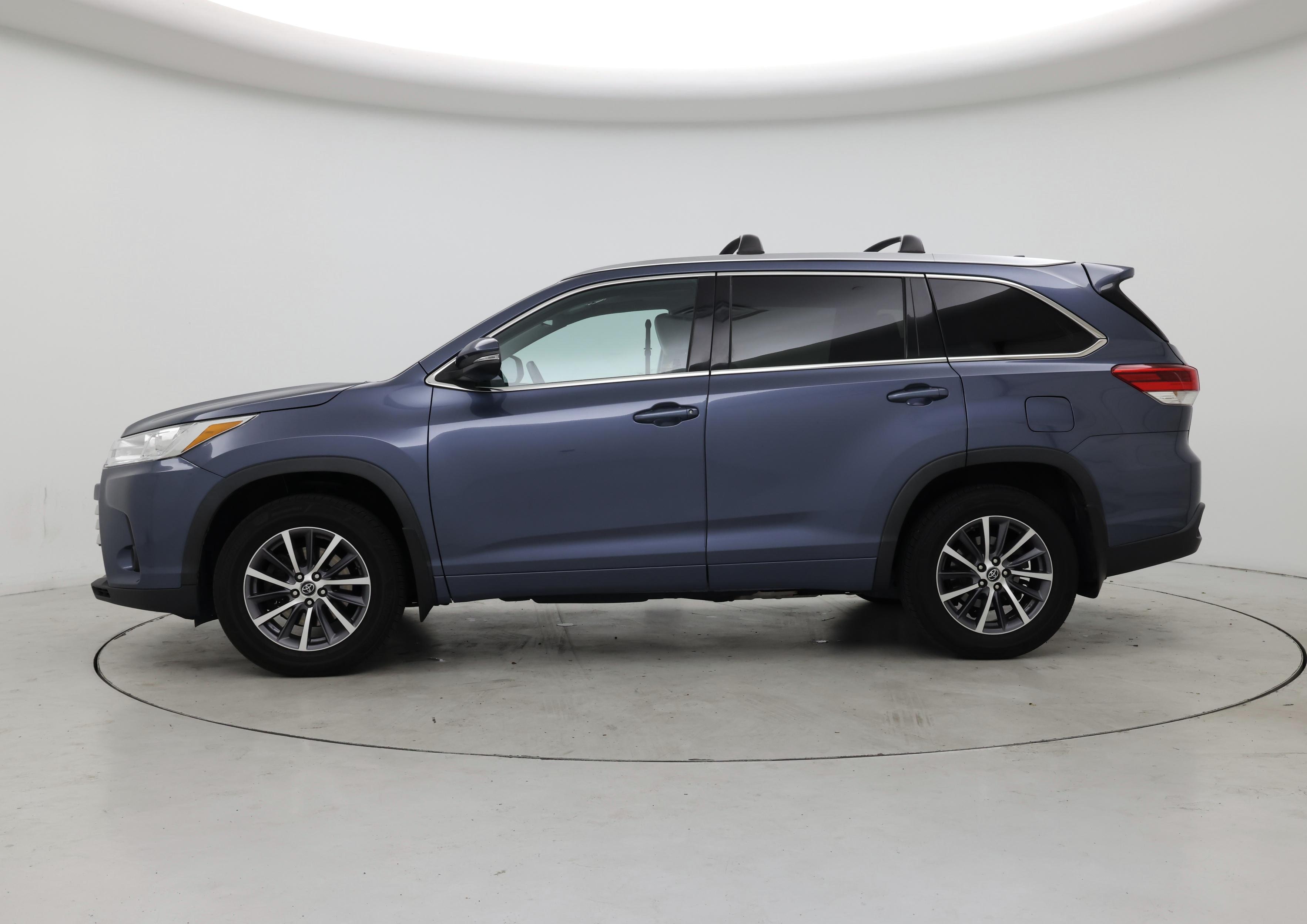 Thumbnail: 2018 Toyota Highlander - 3