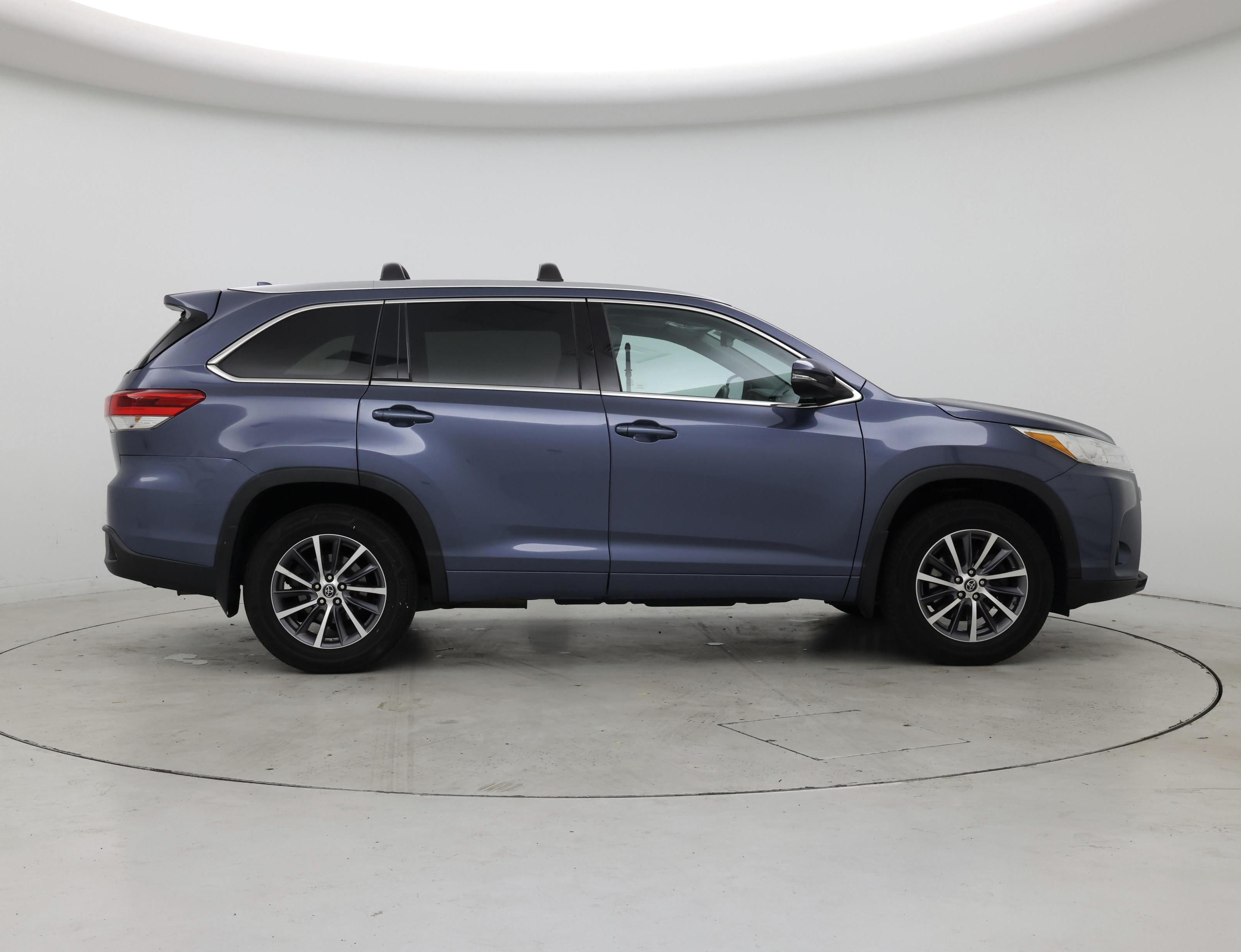 Thumbnail: 2018 Toyota Highlander - 7