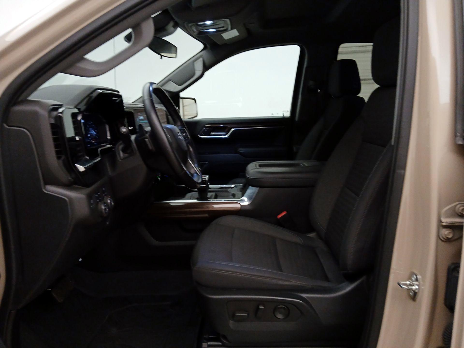 Thumbnail: 2022 Chevrolet Silverado 1500 - 11