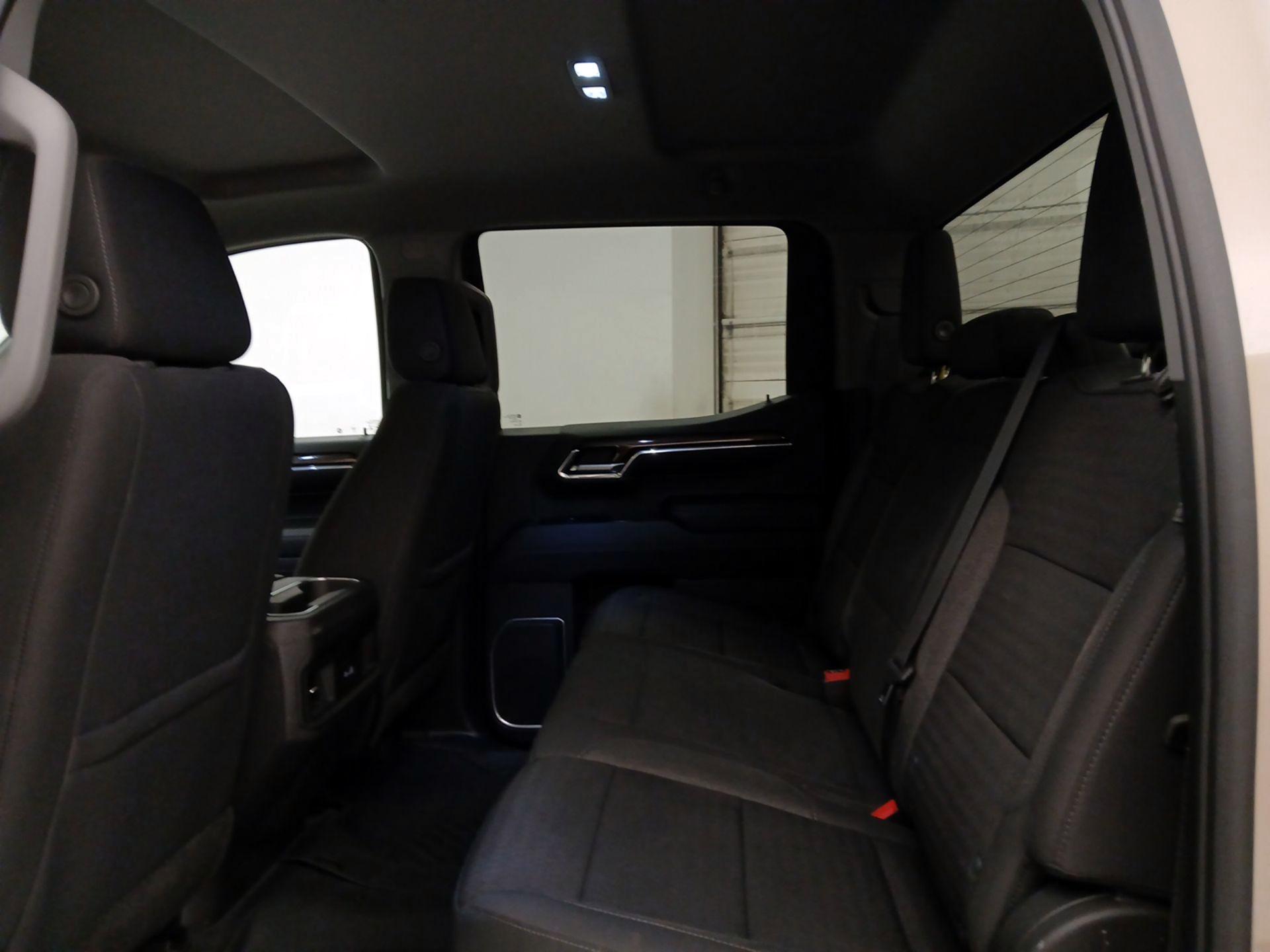 Thumbnail: 2022 Chevrolet Silverado 1500 - 19