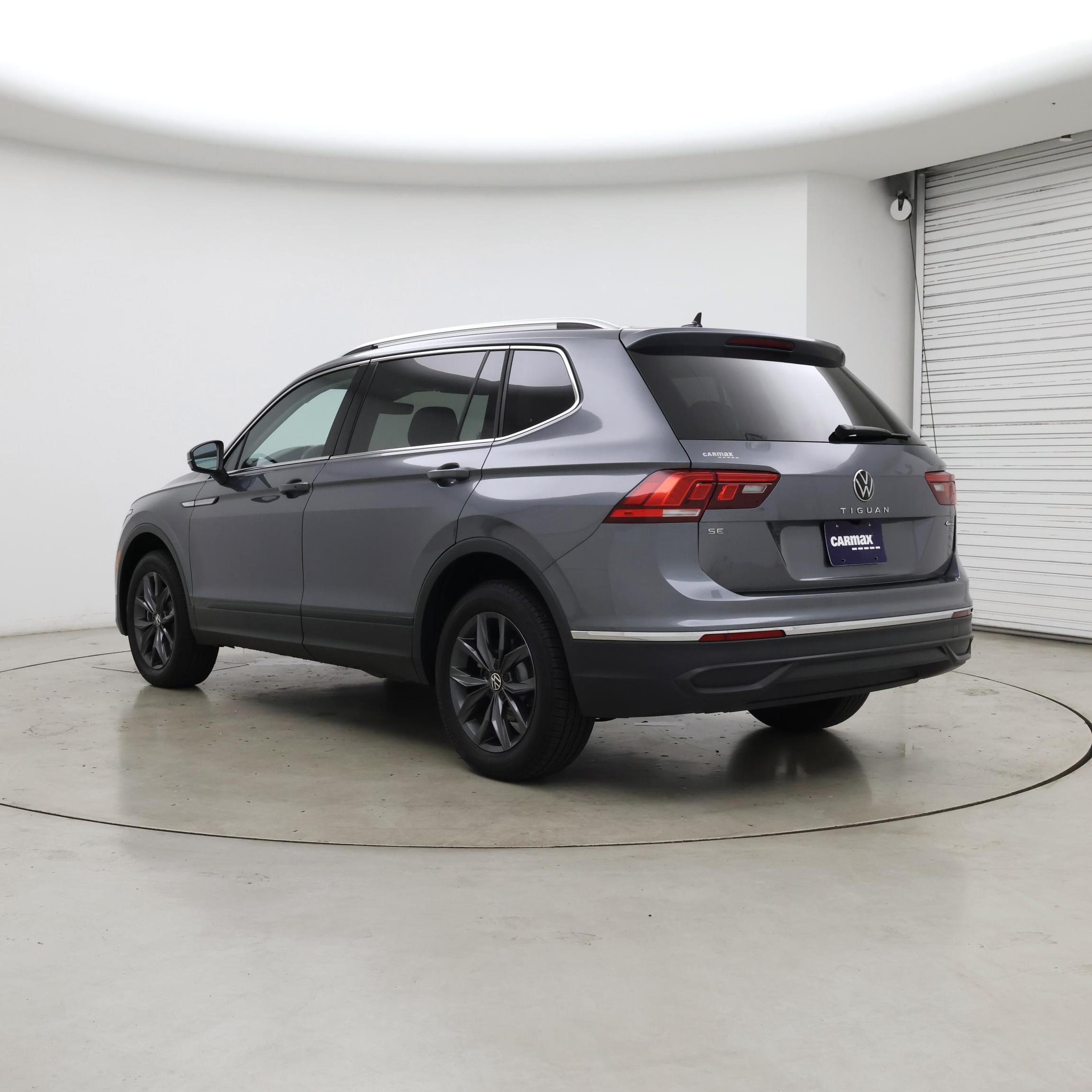 Thumbnail: 2023 Volkswagen Tiguan - 2