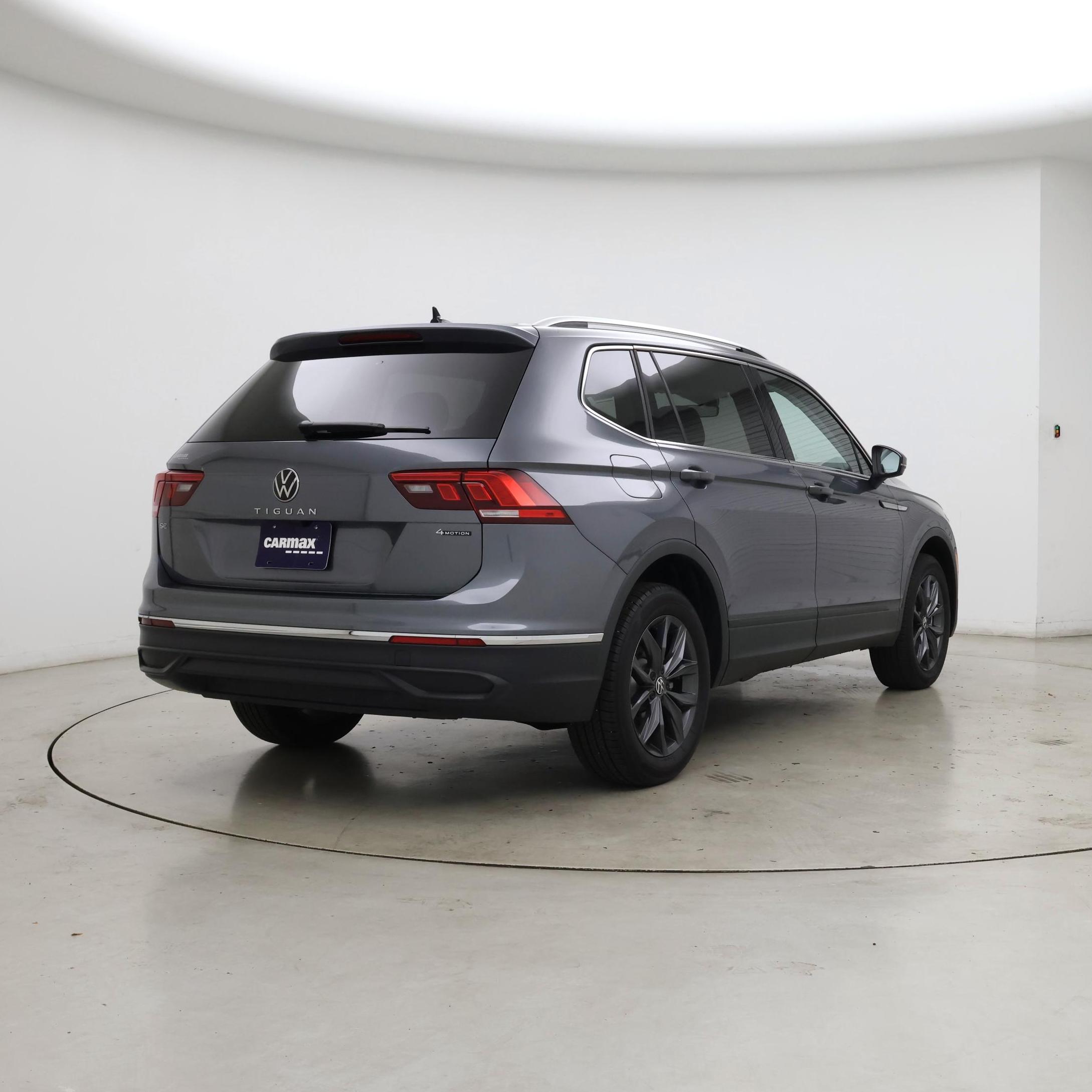 Thumbnail: 2023 Volkswagen Tiguan - 8