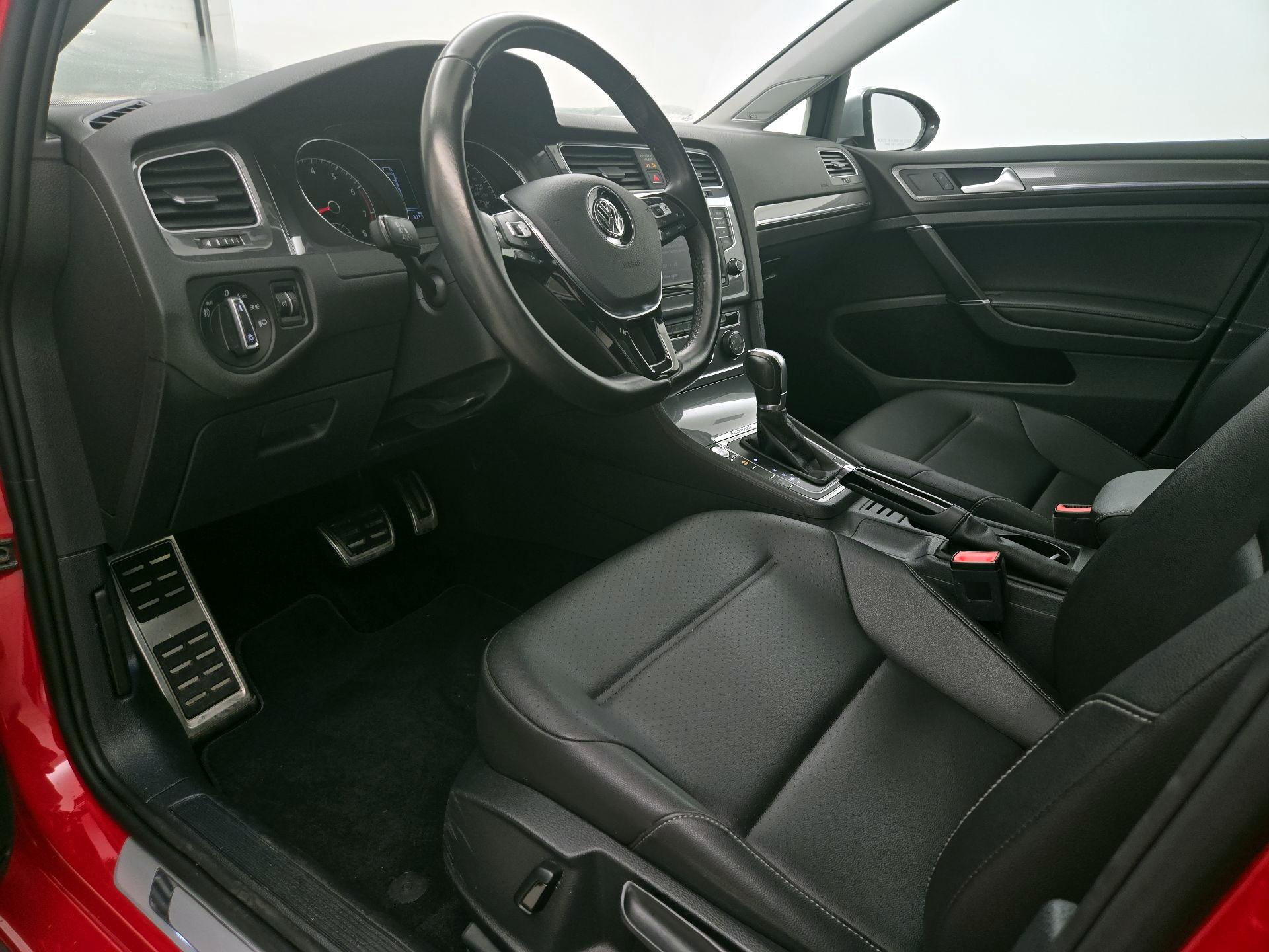 Thumbnail: 2017 Volkswagen Golf - 11