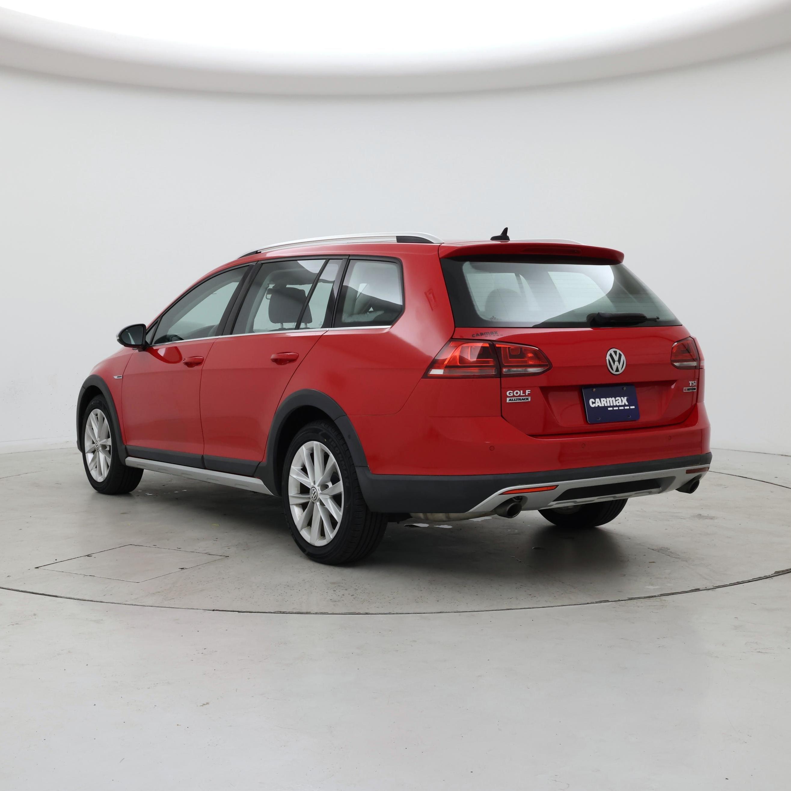 Thumbnail: 2017 Volkswagen Golf - 2