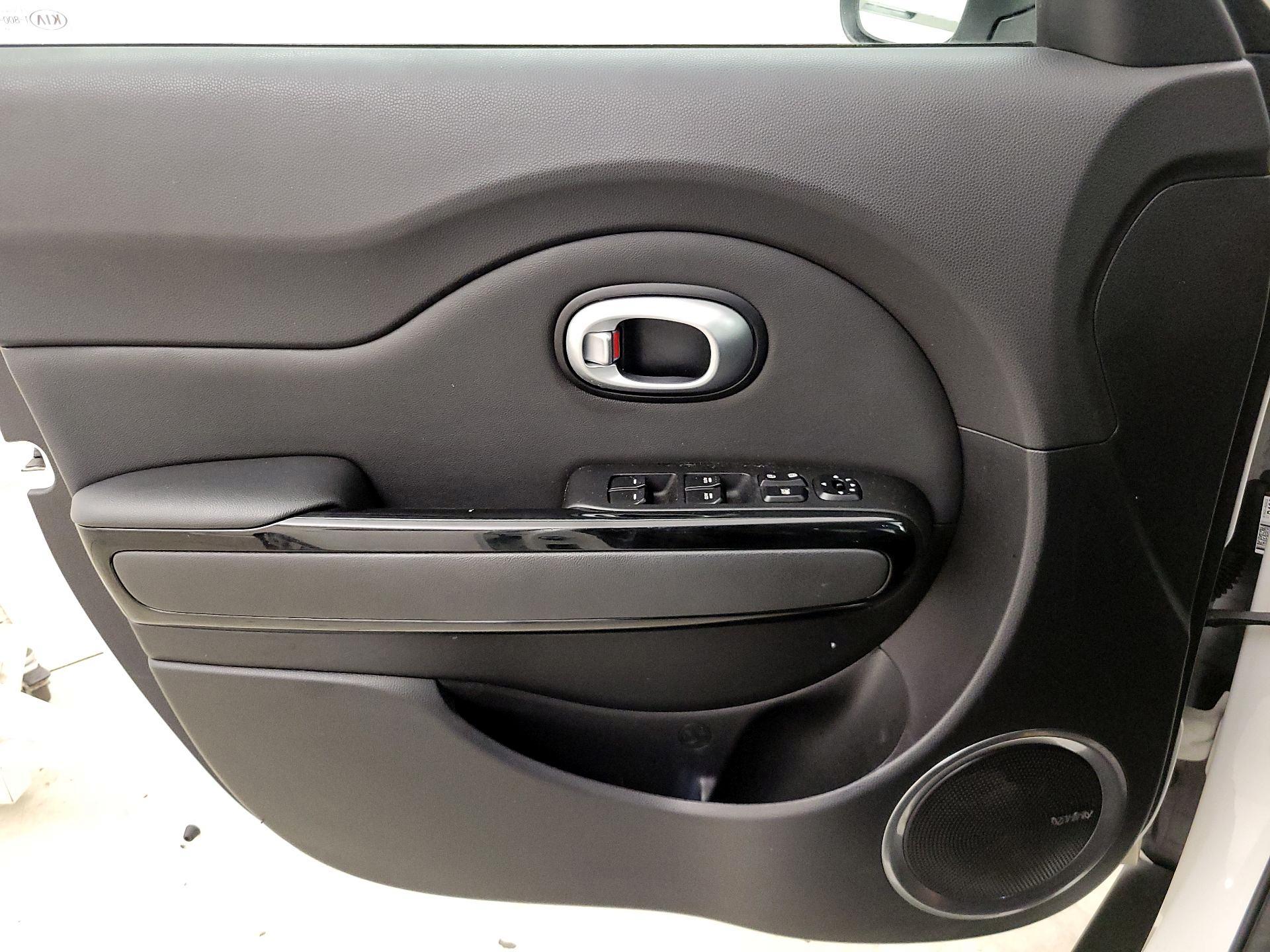 Thumbnail: 2015 Kia Soul - 12