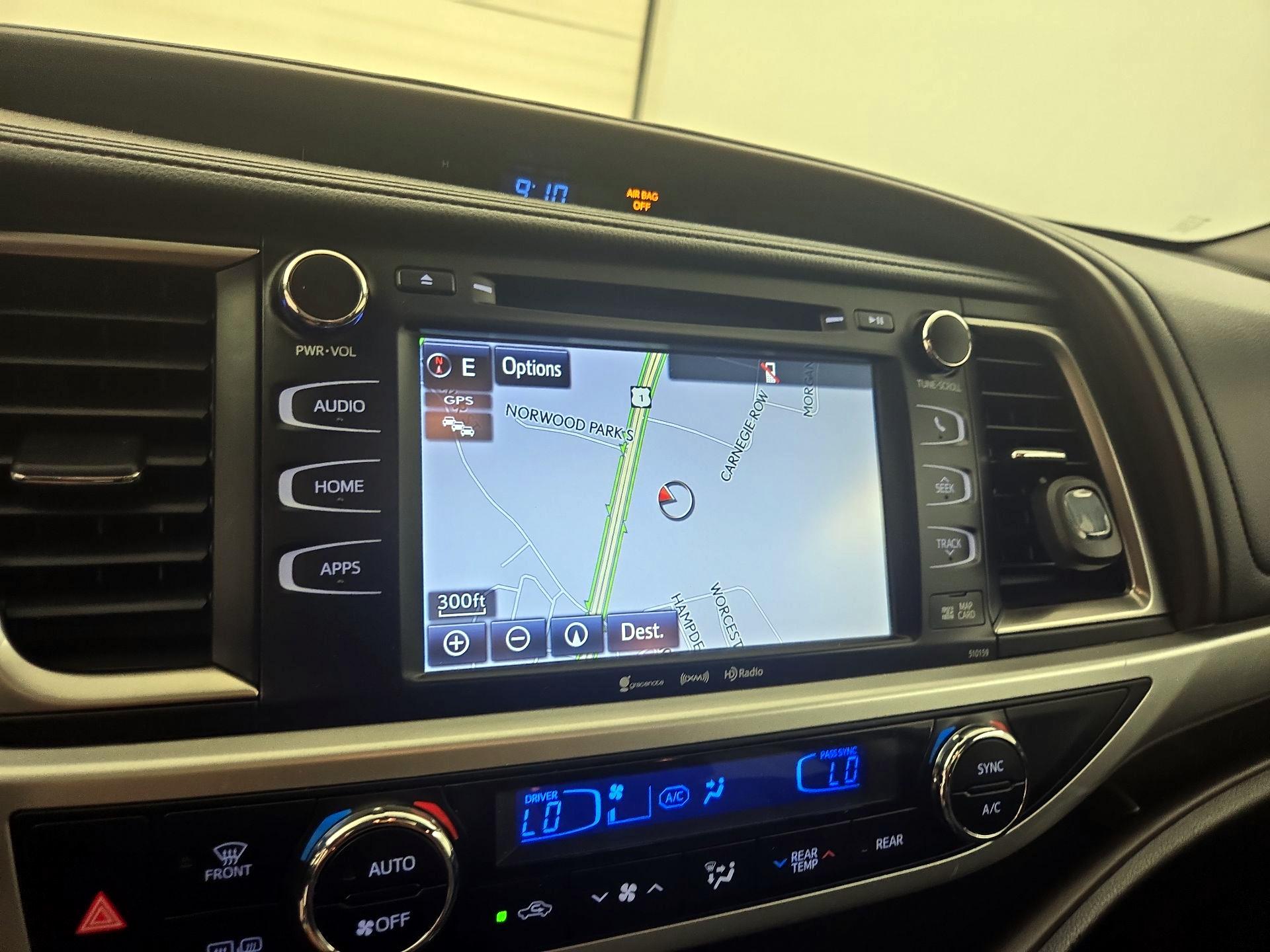 Thumbnail: 2016 Toyota Highlander - 14