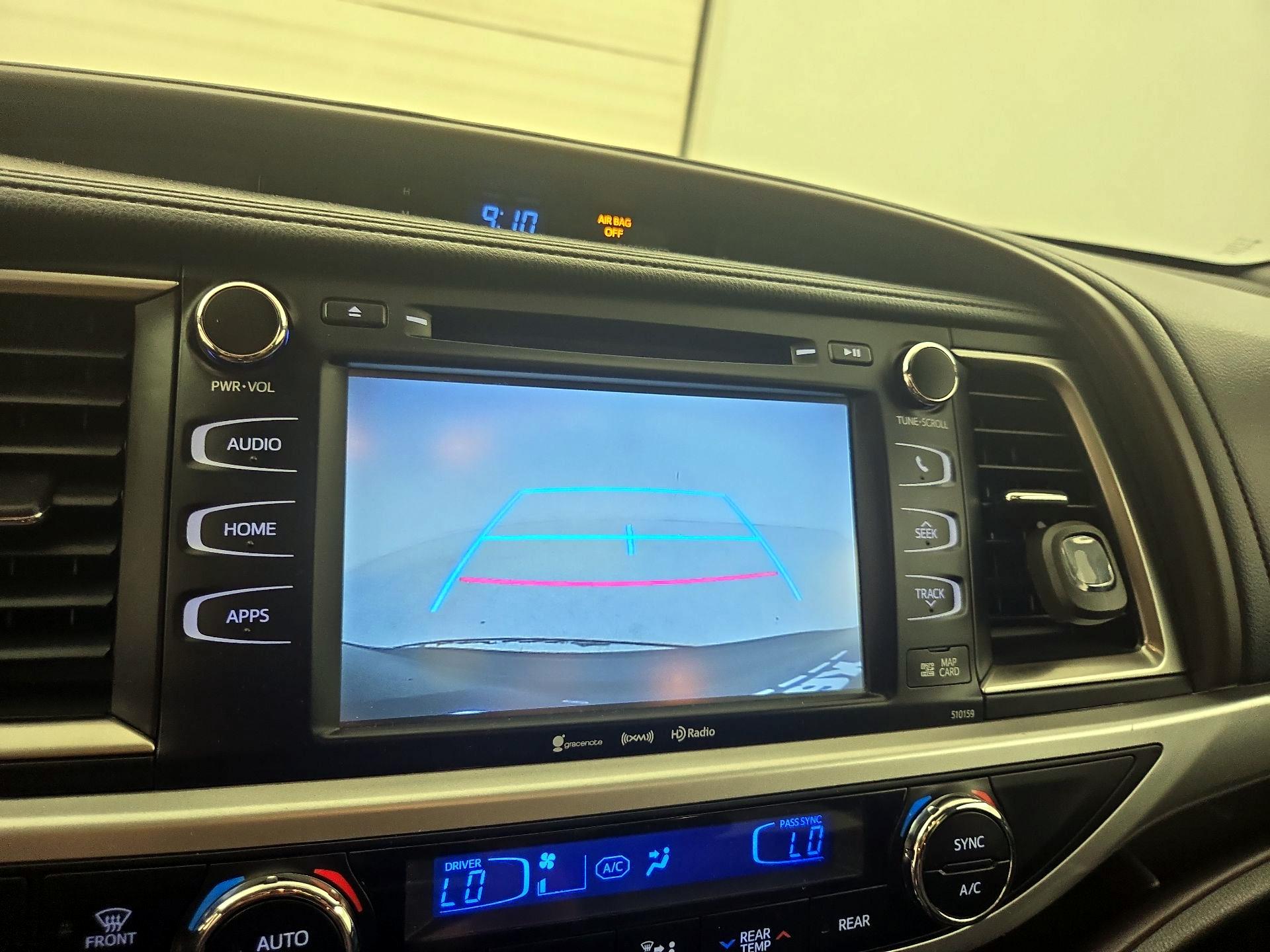 Thumbnail: 2016 Toyota Highlander - 15