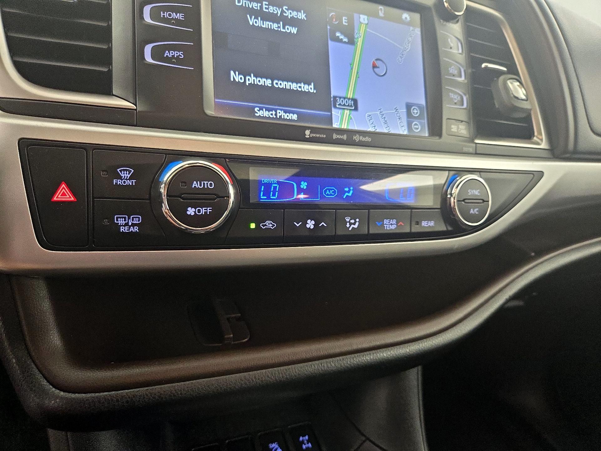 Thumbnail: 2016 Toyota Highlander - 17