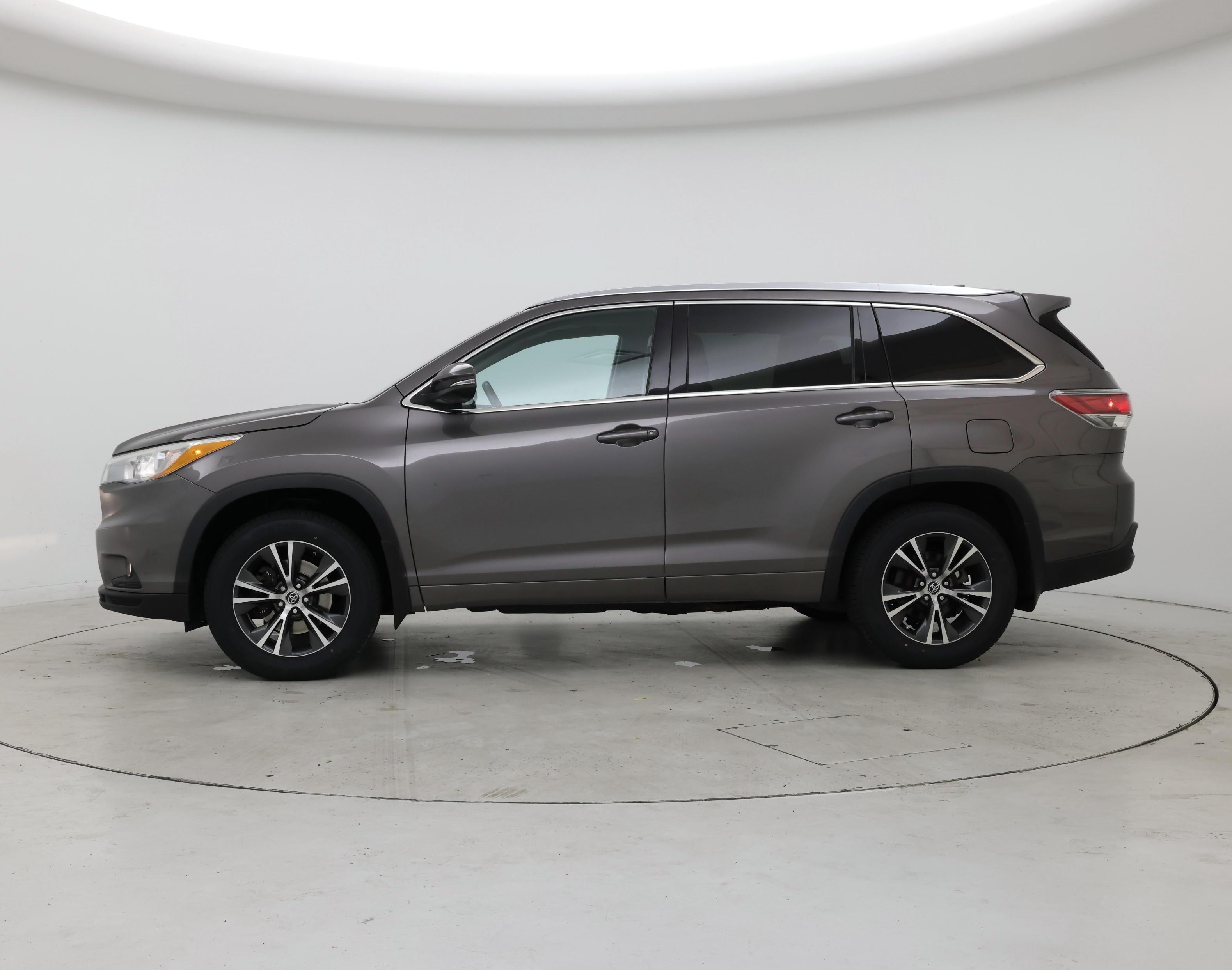 Thumbnail: 2016 Toyota Highlander - 3