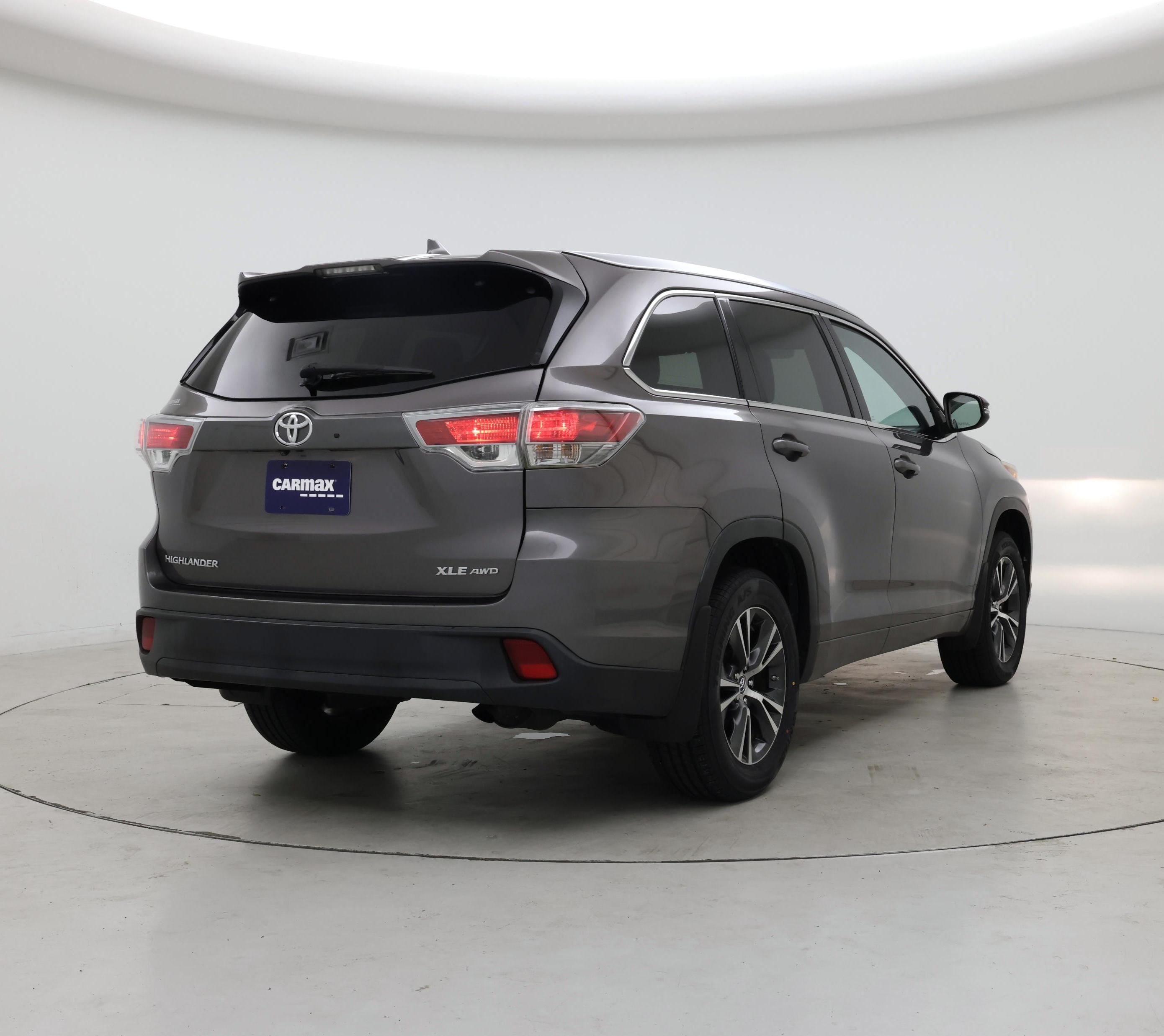 Thumbnail: 2016 Toyota Highlander - 8