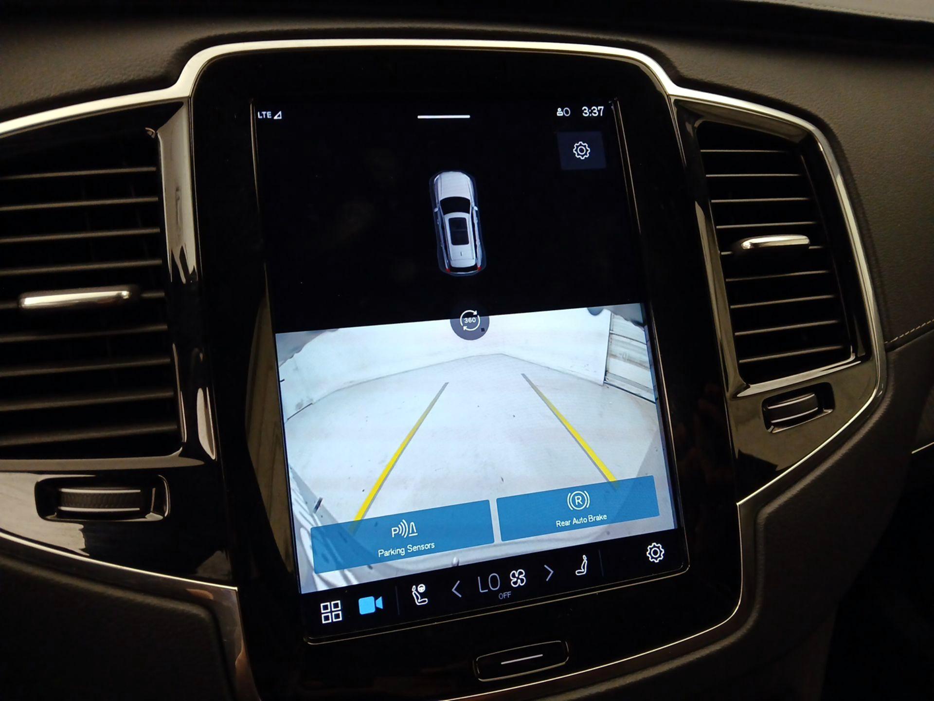 Thumbnail: 2023 Volvo XC90 - 15