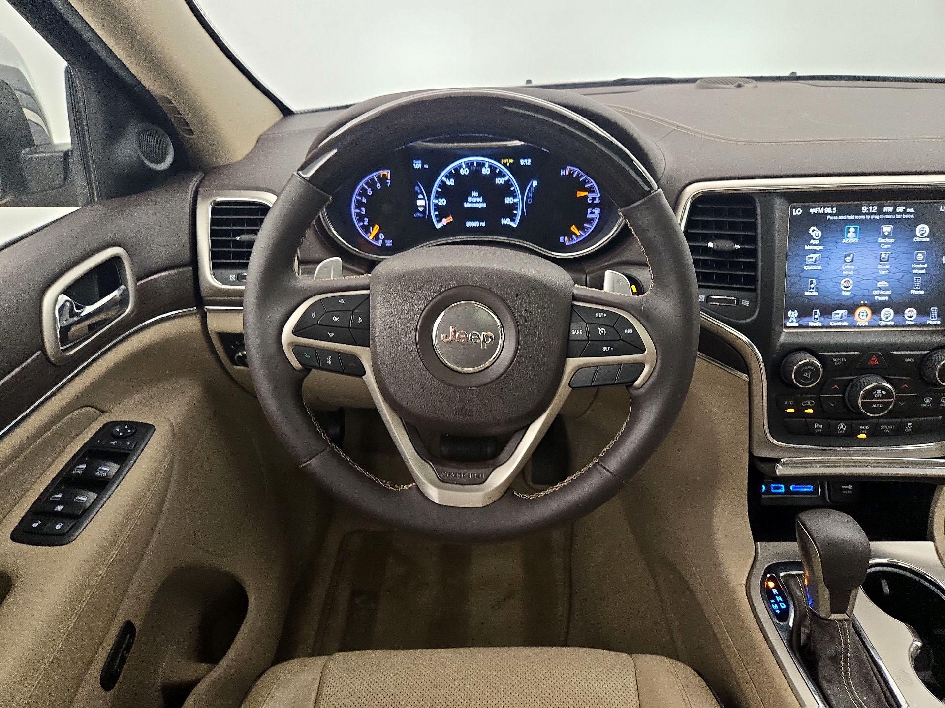 Thumbnail: 2017 Jeep Grand Cherokee - 10