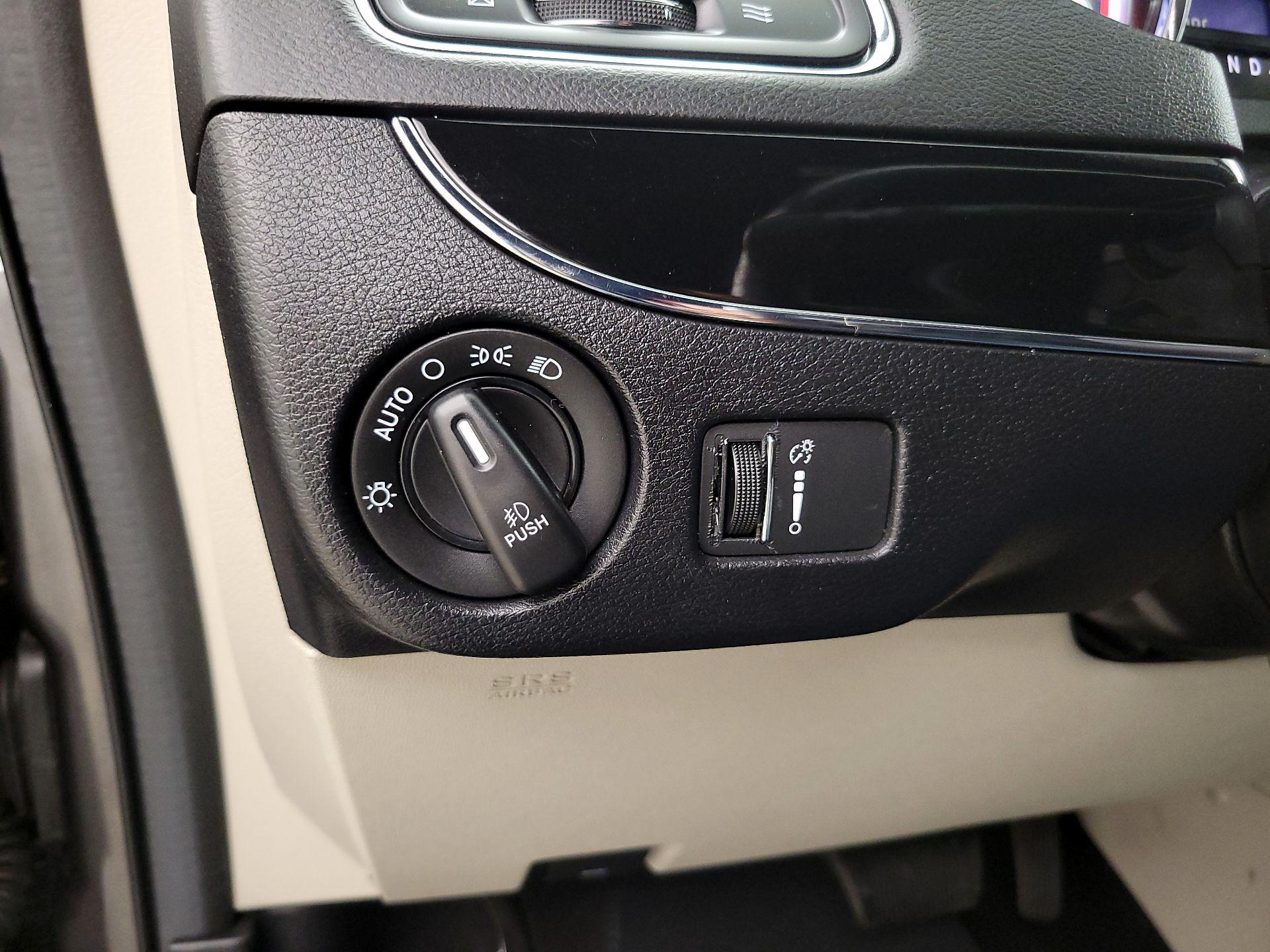 Thumbnail: 2018 Dodge Grand Caravan - 13