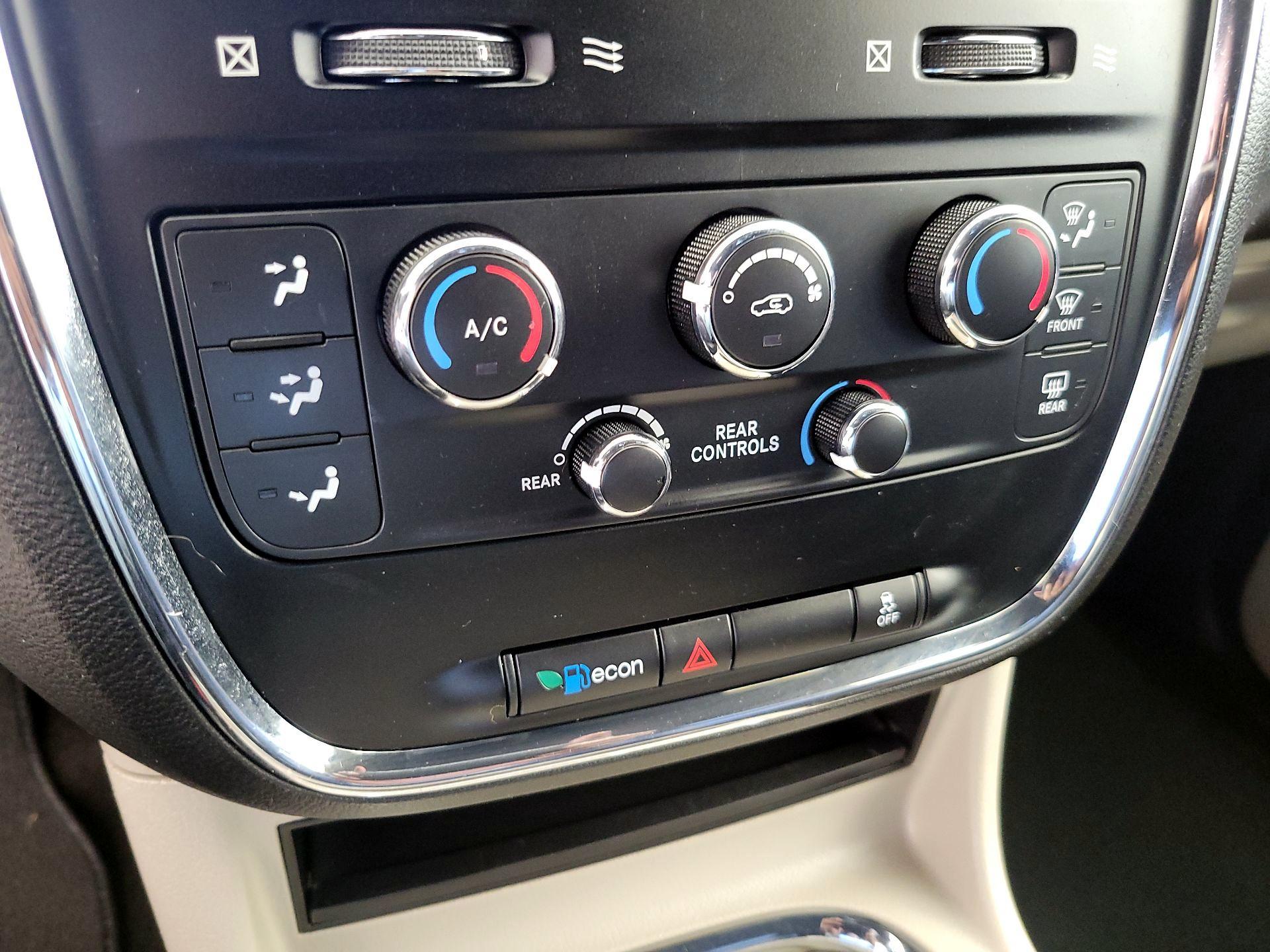 Thumbnail: 2018 Dodge Grand Caravan - 16
