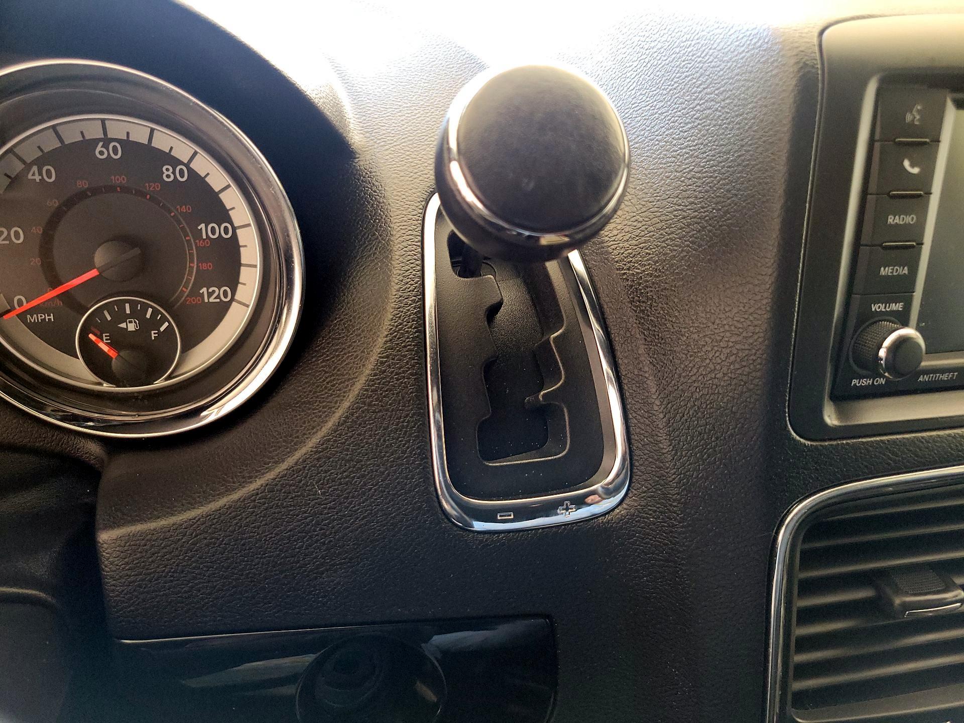Thumbnail: 2018 Dodge Grand Caravan - 17