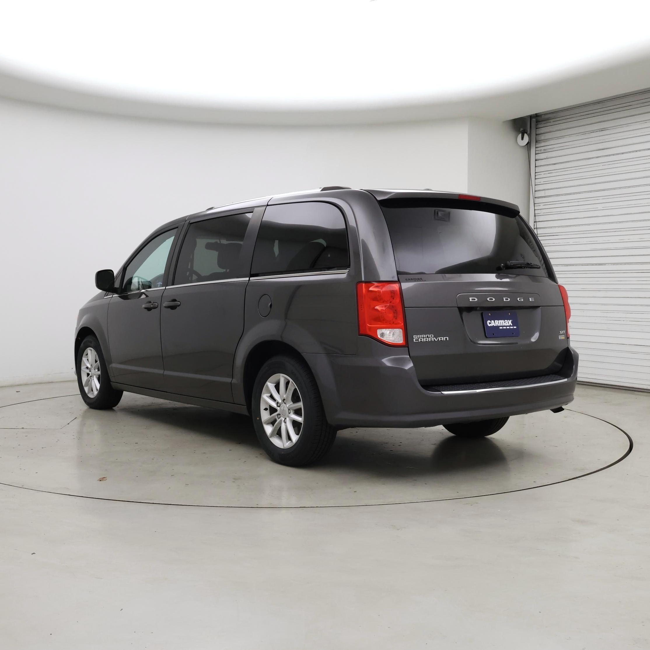Thumbnail: 2018 Dodge Grand Caravan - 2