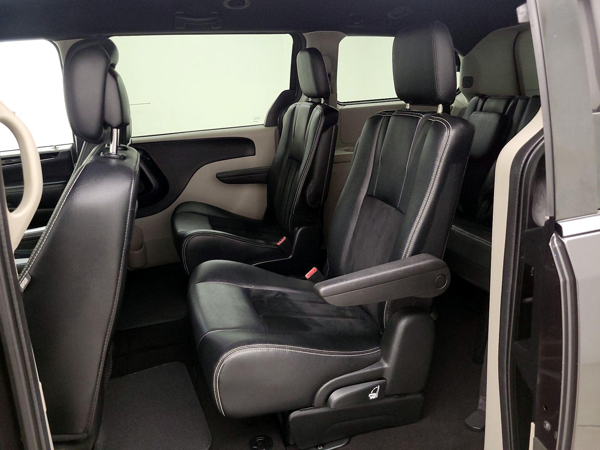 Thumbnail: 2018 Dodge Grand Caravan - 19
