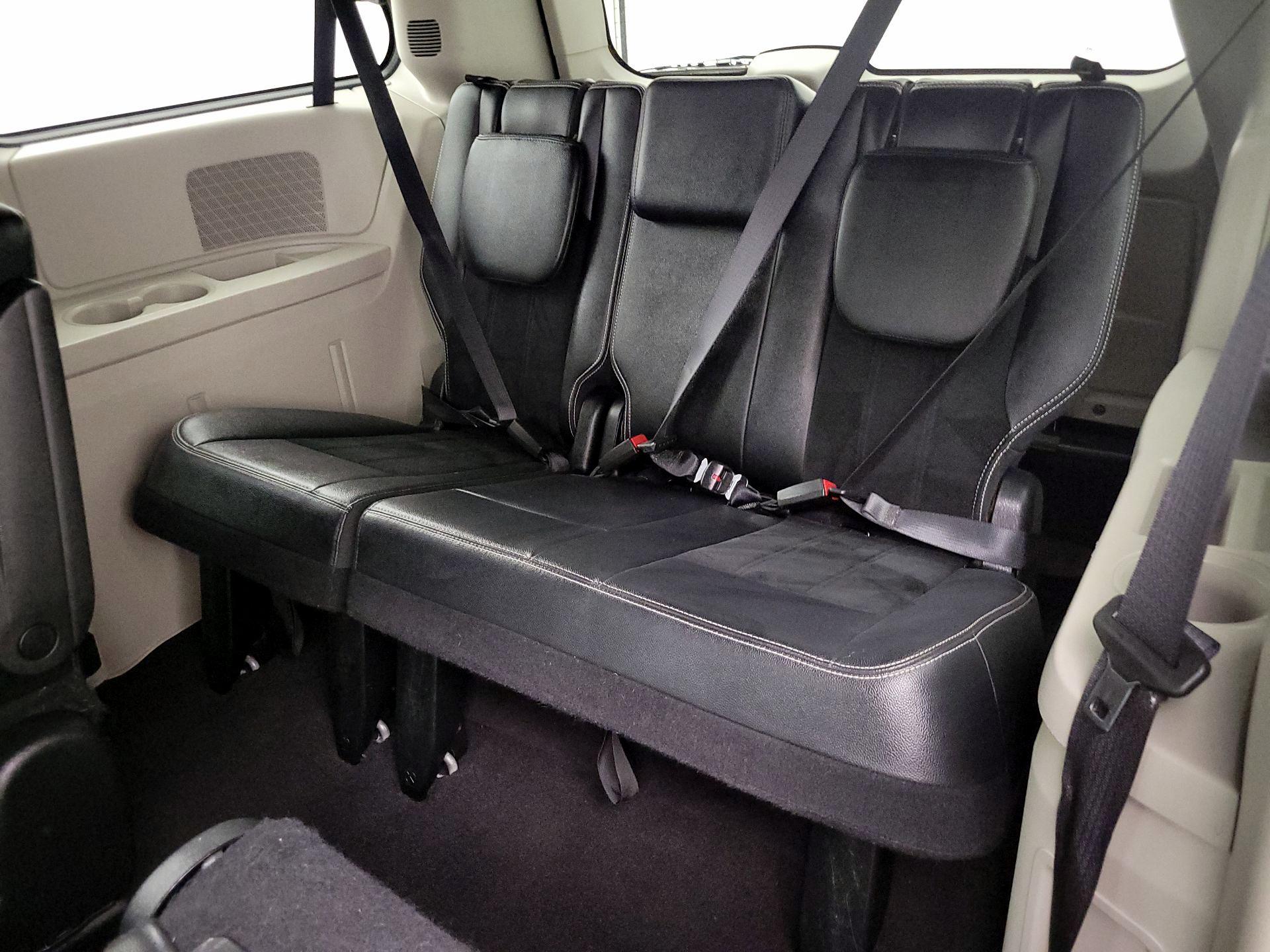 Thumbnail: 2018 Dodge Grand Caravan - 20