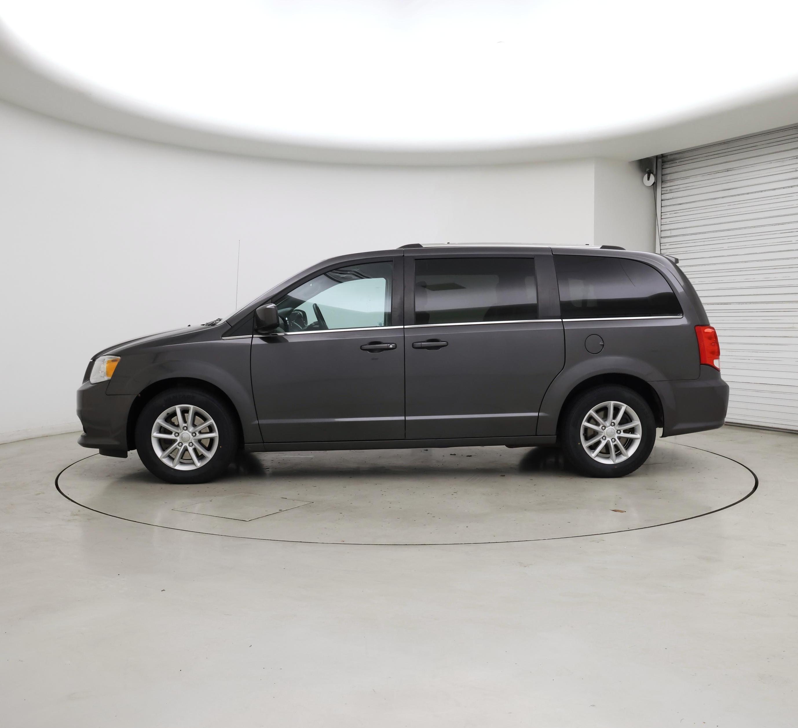 Thumbnail: 2018 Dodge Grand Caravan - 3