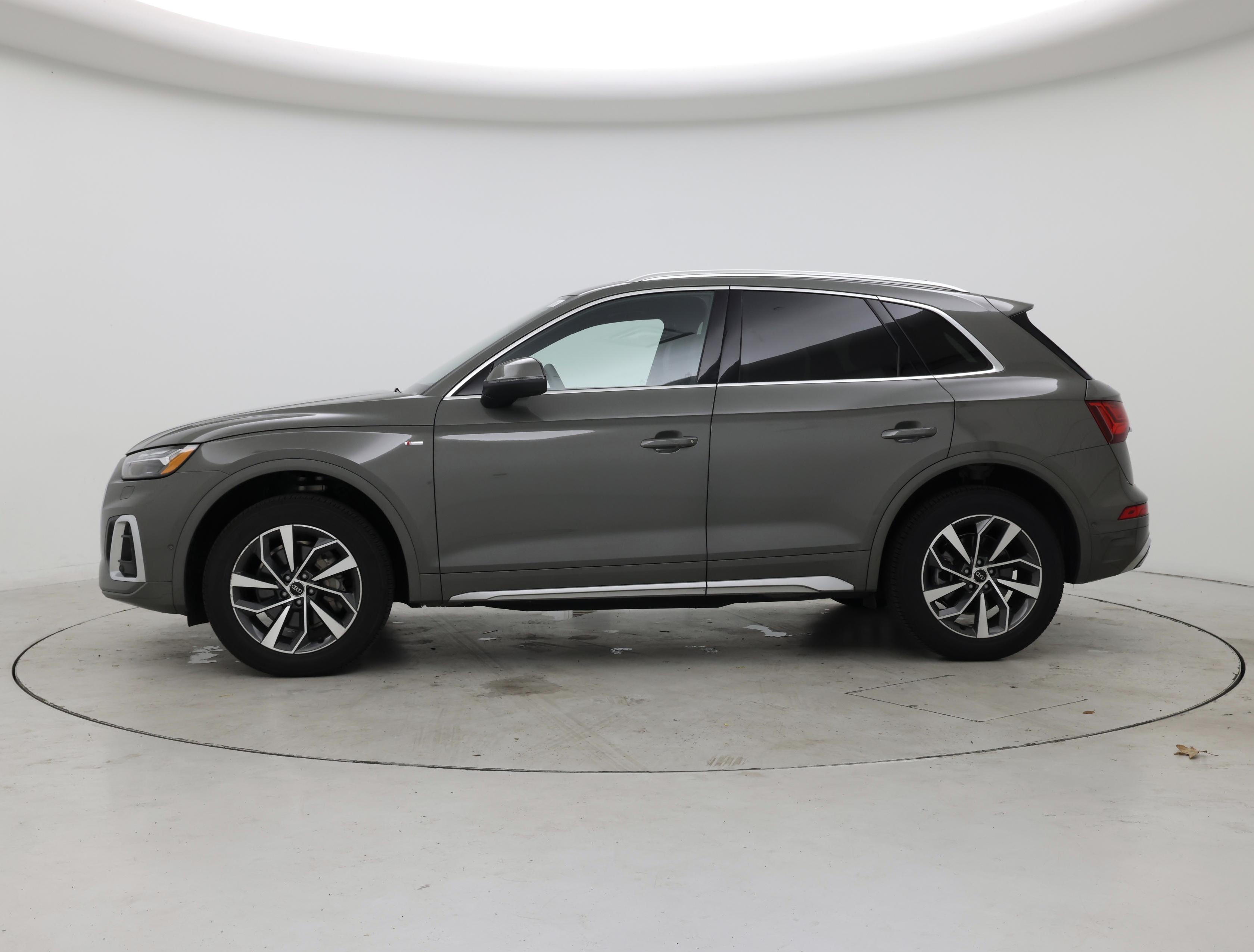 Thumbnail: 2023 Audi Q5 - 3