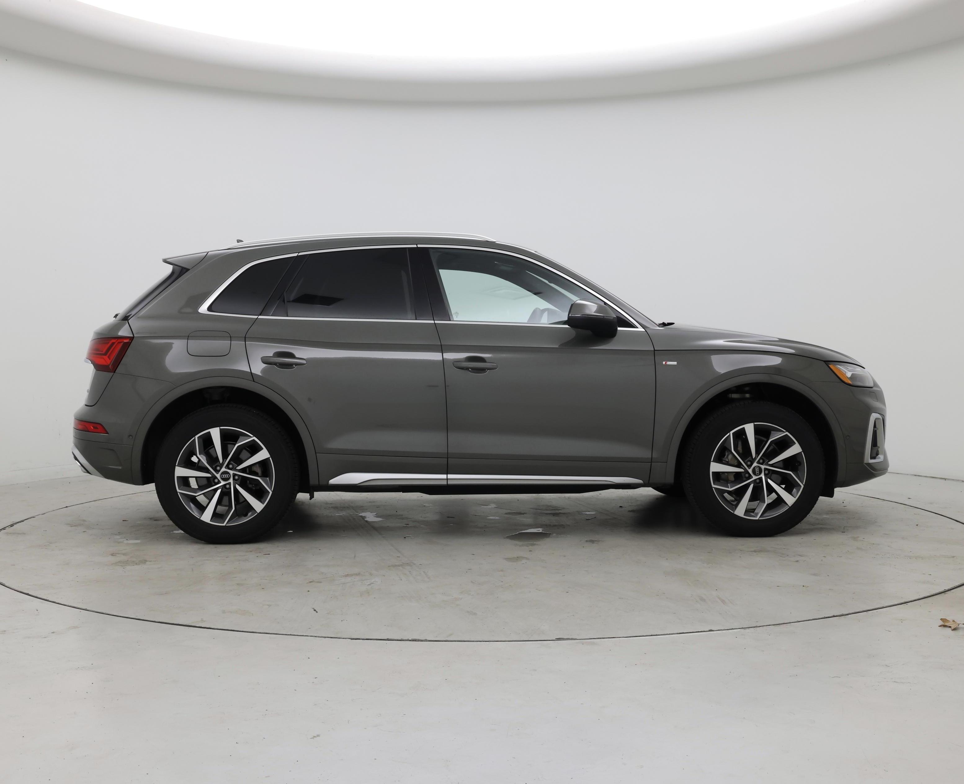 Thumbnail: 2023 Audi Q5 - 7