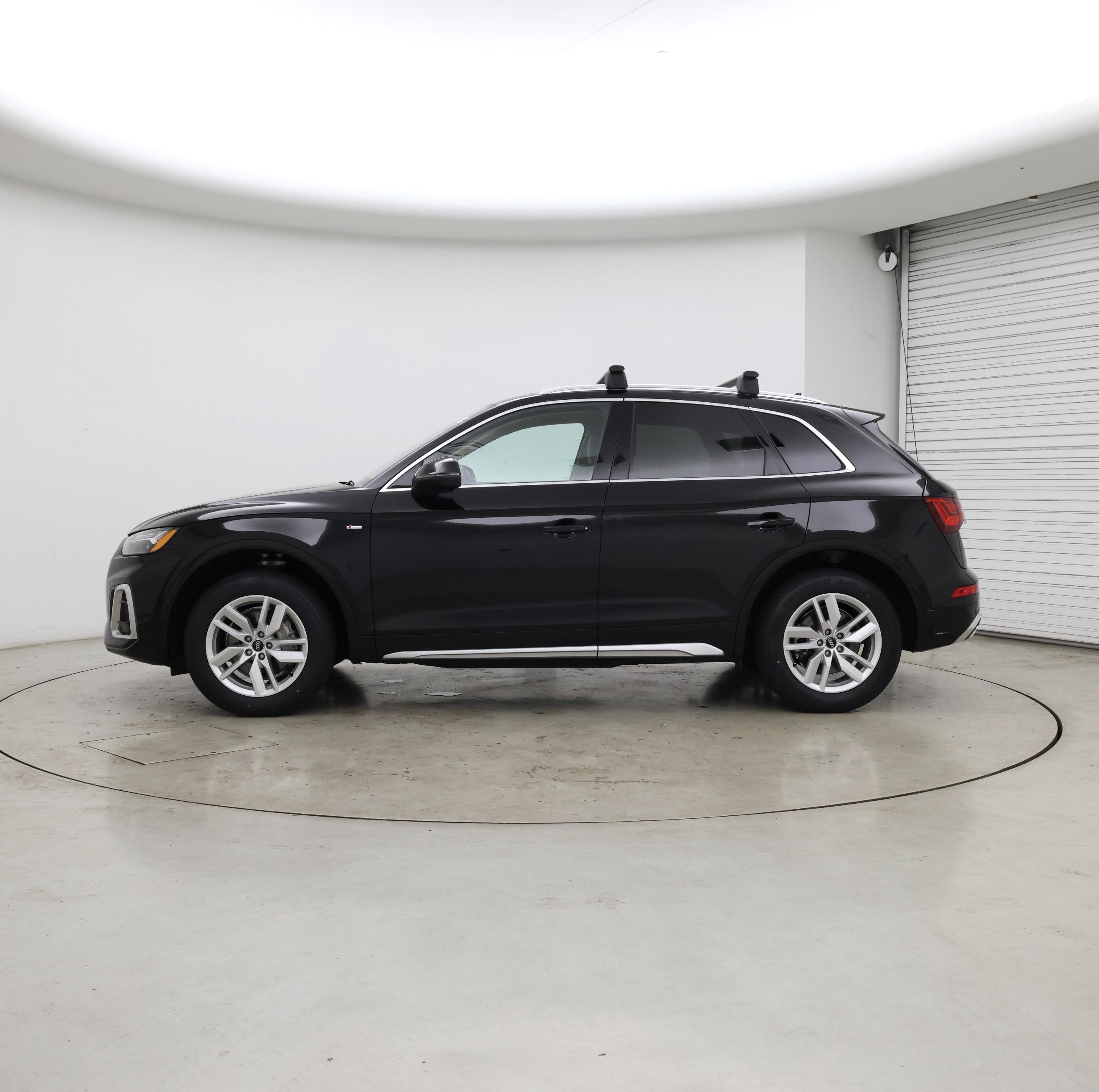 Thumbnail: 2022 Audi Q5 - 3