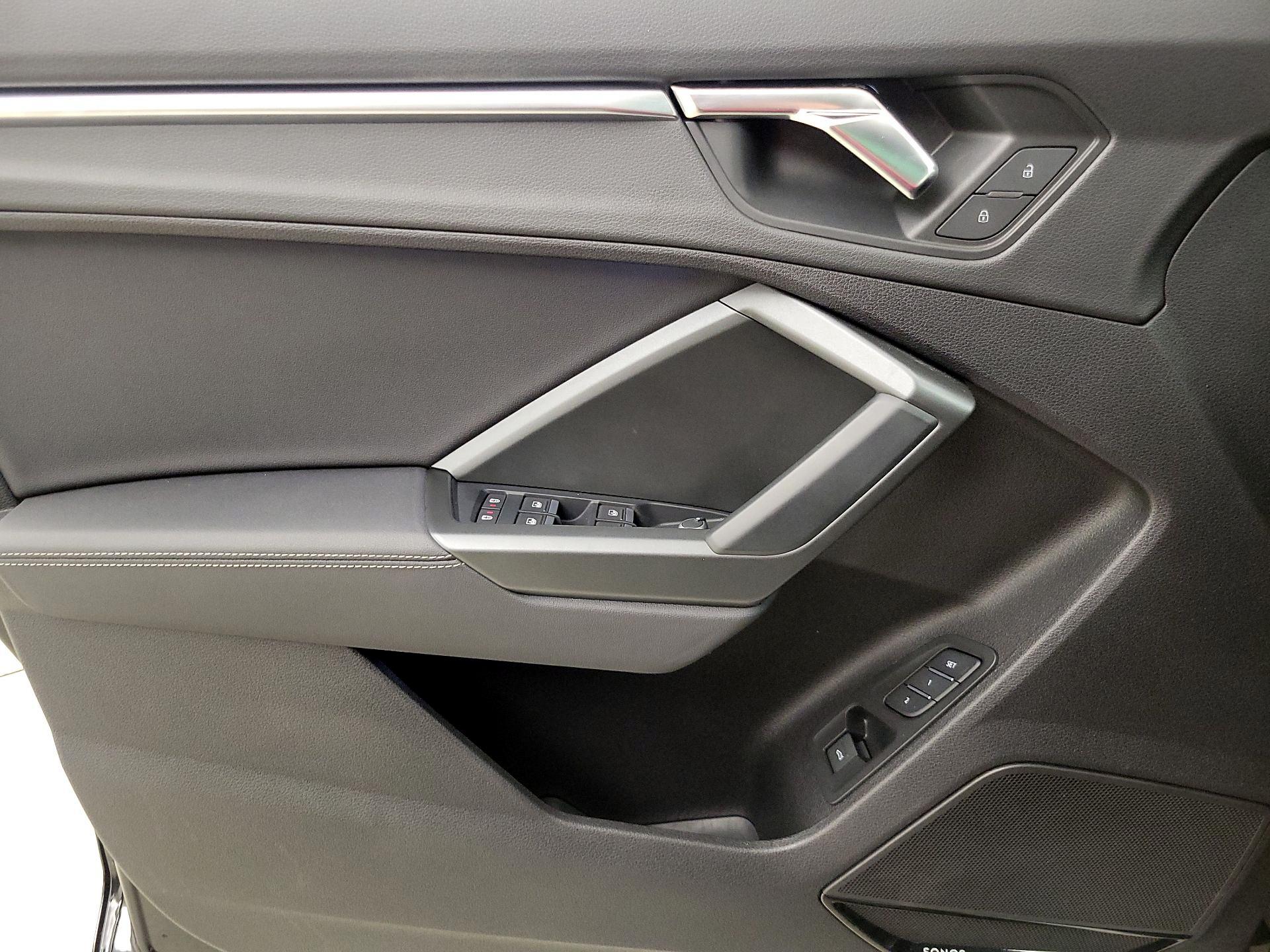 Thumbnail: 2022 Audi Q3 - 12