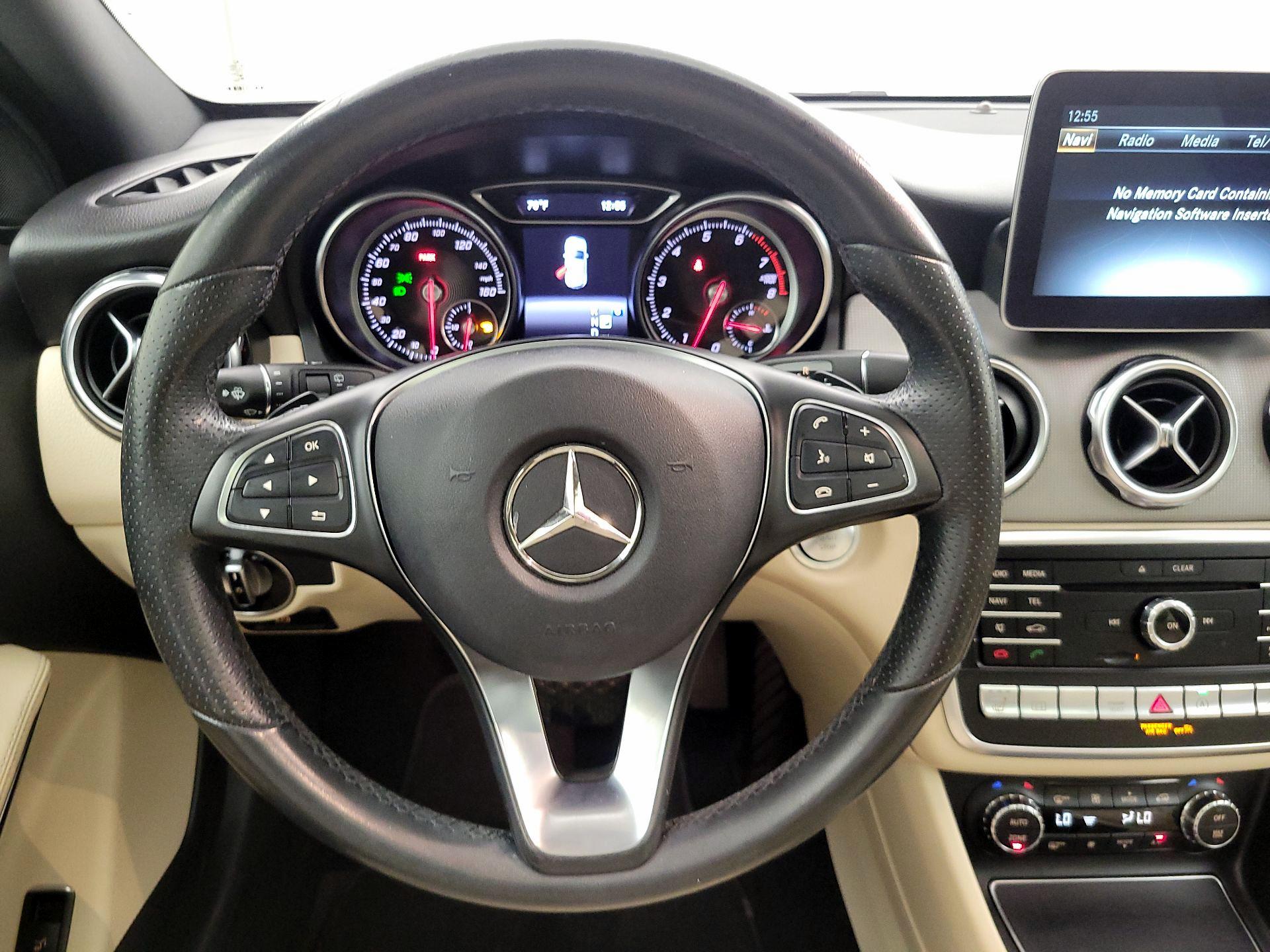 Thumbnail: 2018 Mercedes-Benz GLA - 10