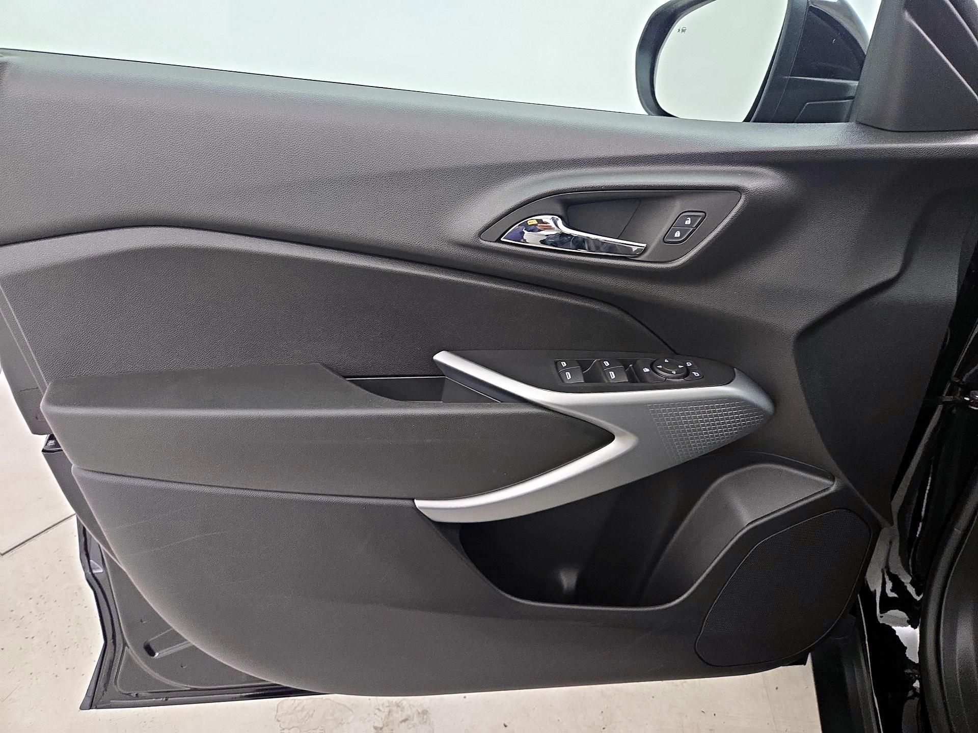 Thumbnail: 2024 Chevrolet Trax - 12