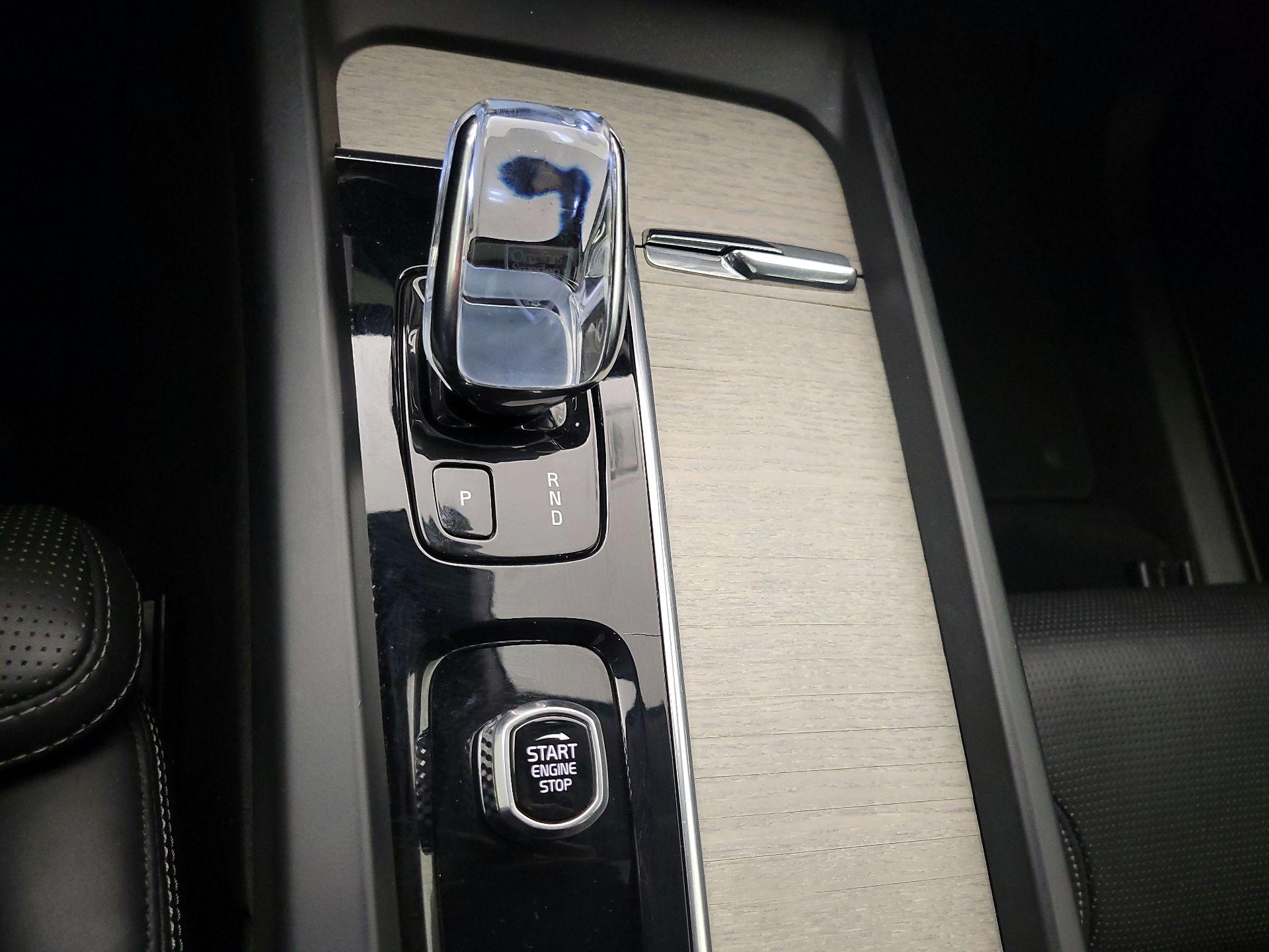 Thumbnail: 2022 Volvo XC60 - 18