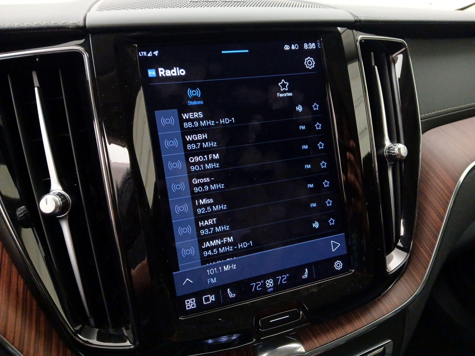 Thumbnail: 2023 Volvo XC60 - 16