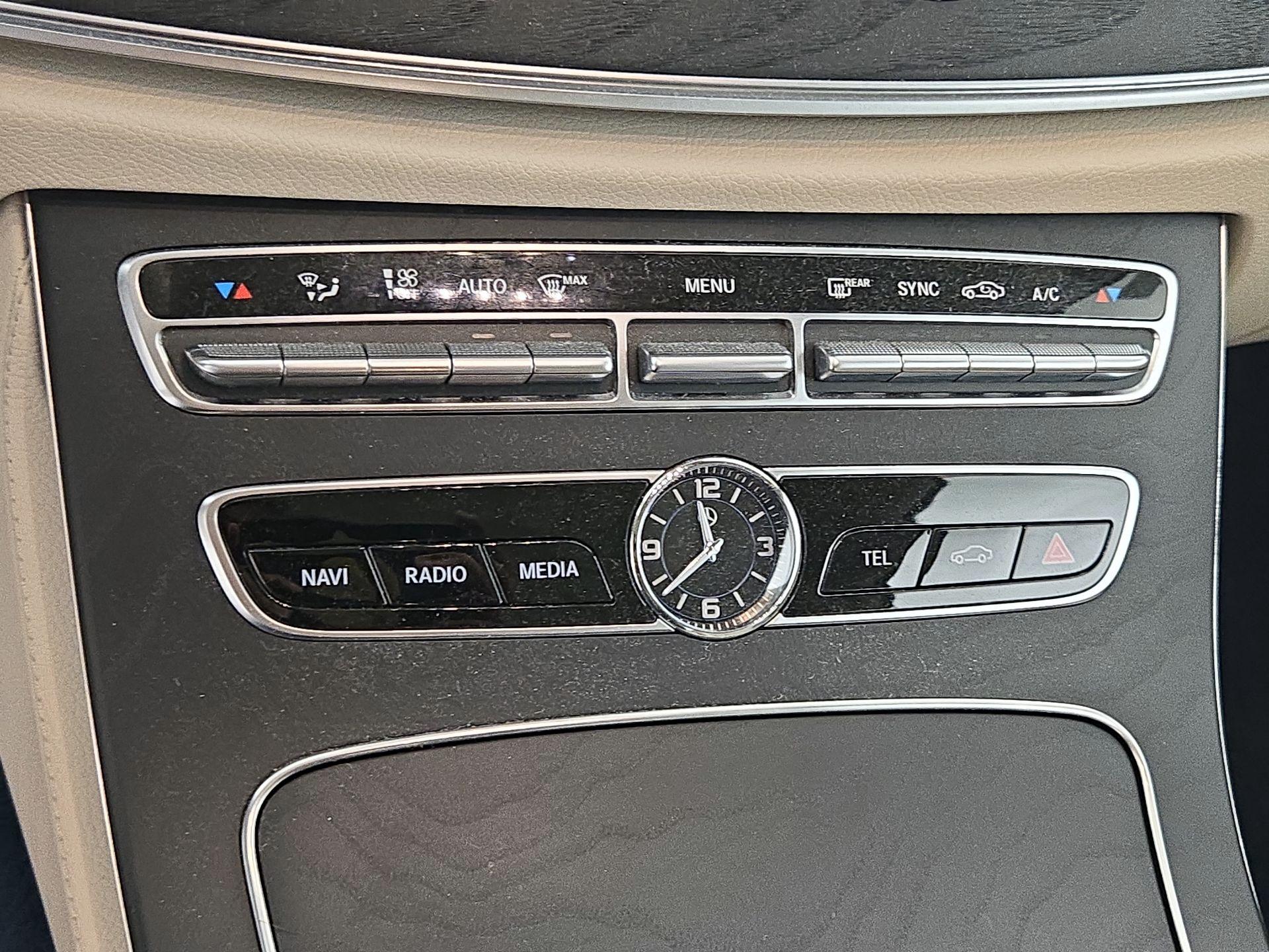 Thumbnail: 2020 Mercedes-Benz E-Class - 17