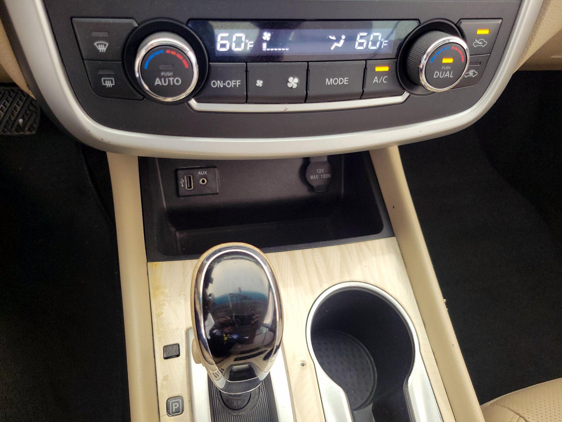 Thumbnail: 2017 Nissan Altima - 16