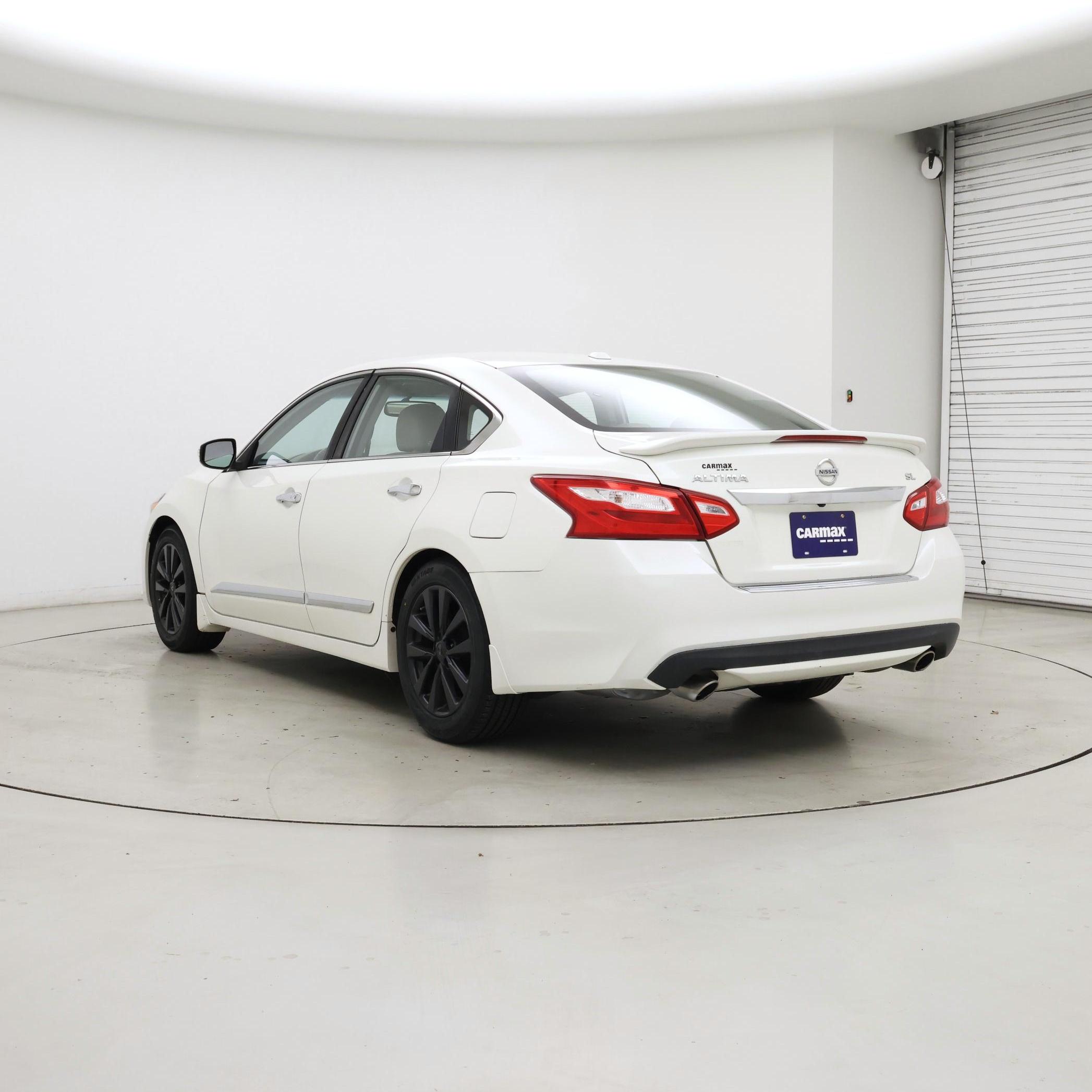 Thumbnail: 2017 Nissan Altima - 2