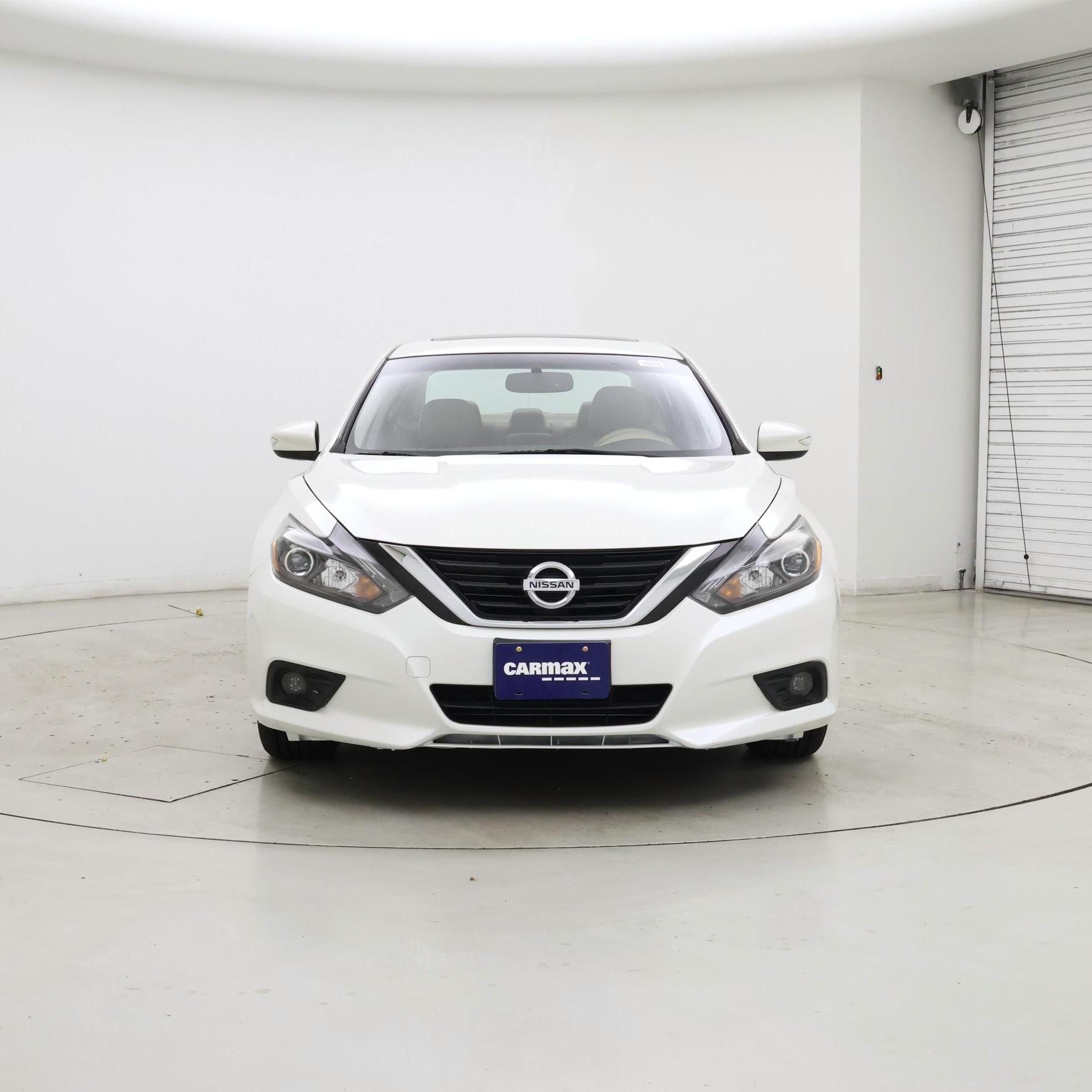 Thumbnail: 2017 Nissan Altima - 5