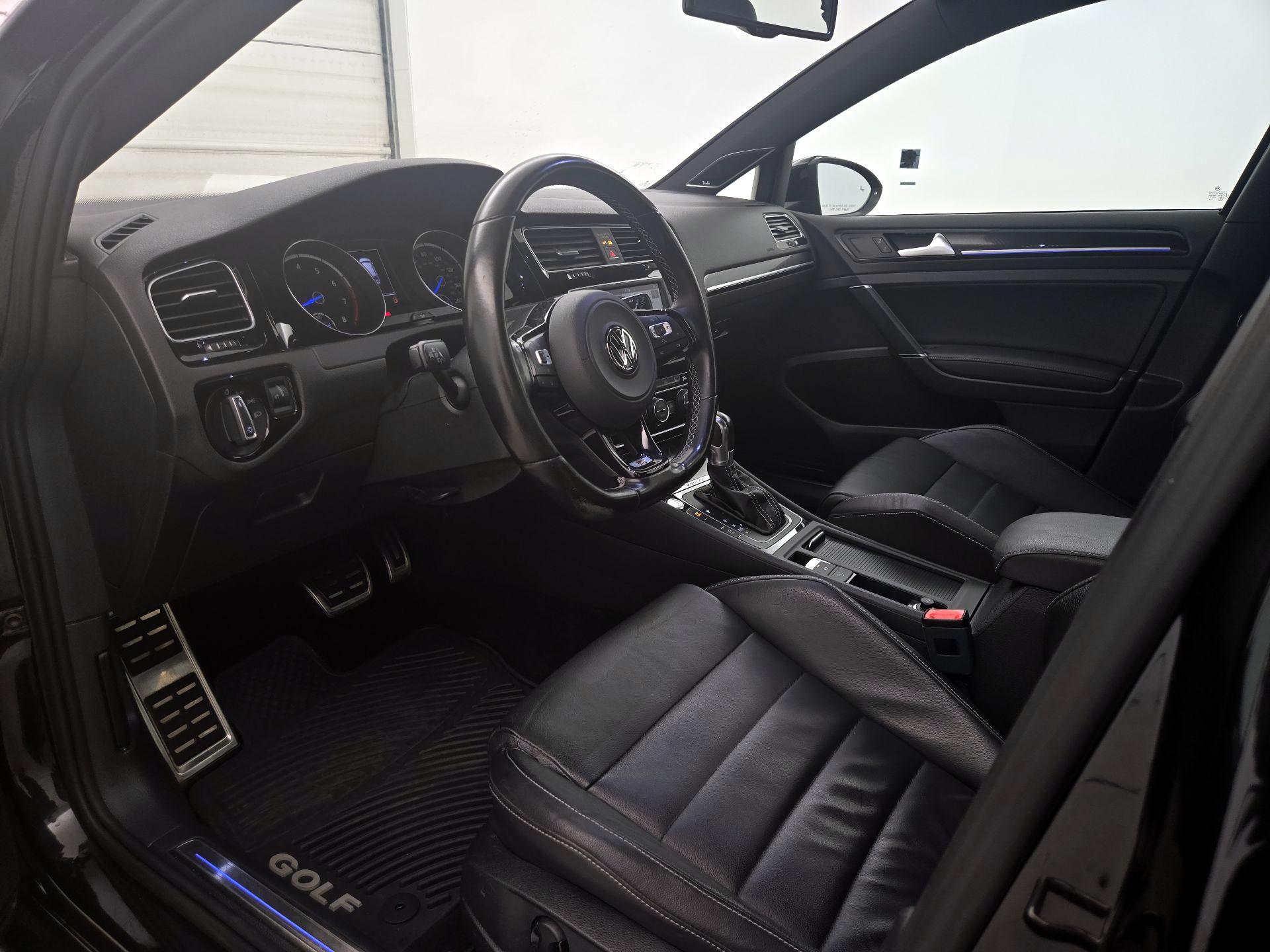 Thumbnail: 2016 Volkswagen Golf - 11