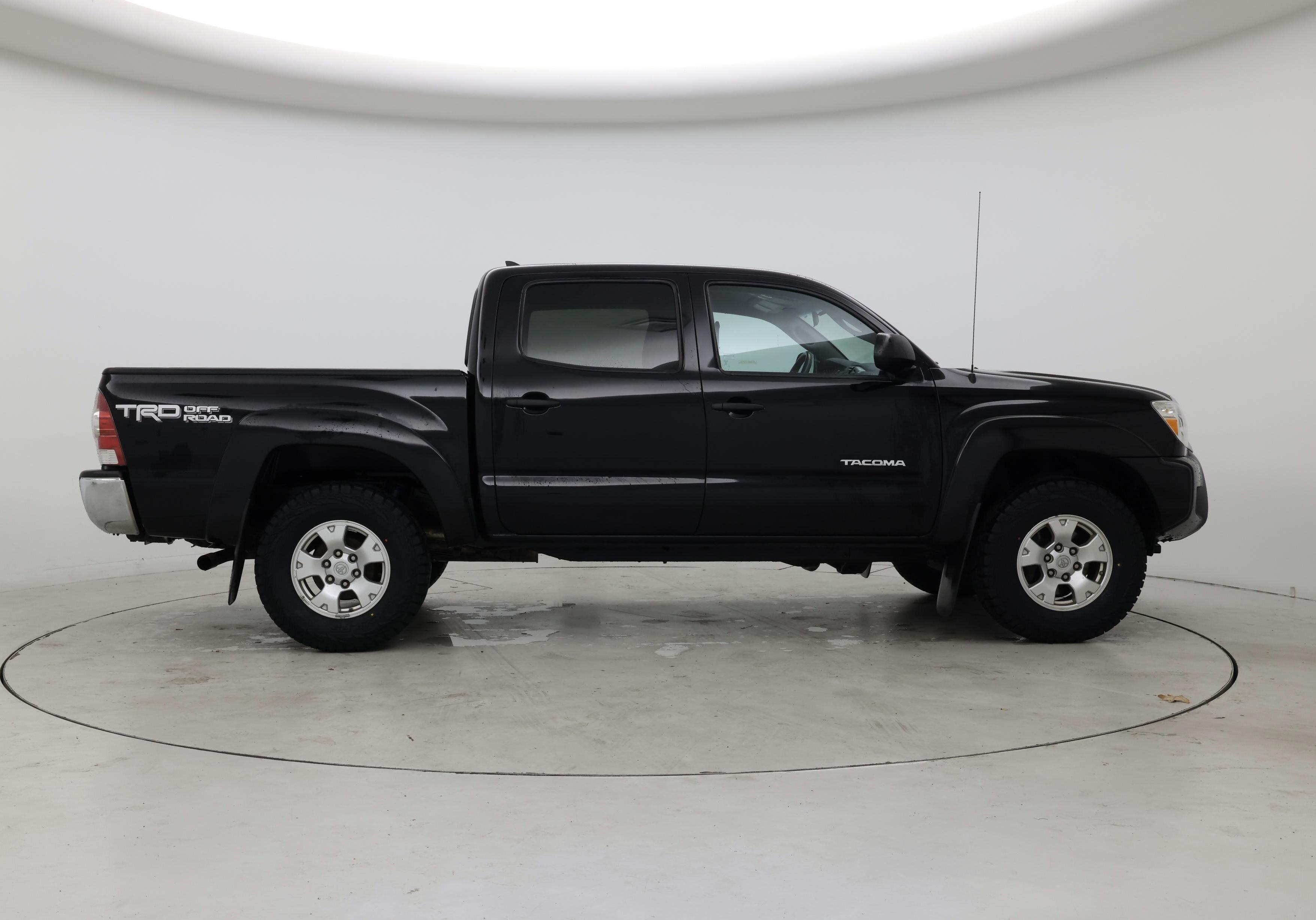 Thumbnail: 2015 Toyota Tacoma - 7