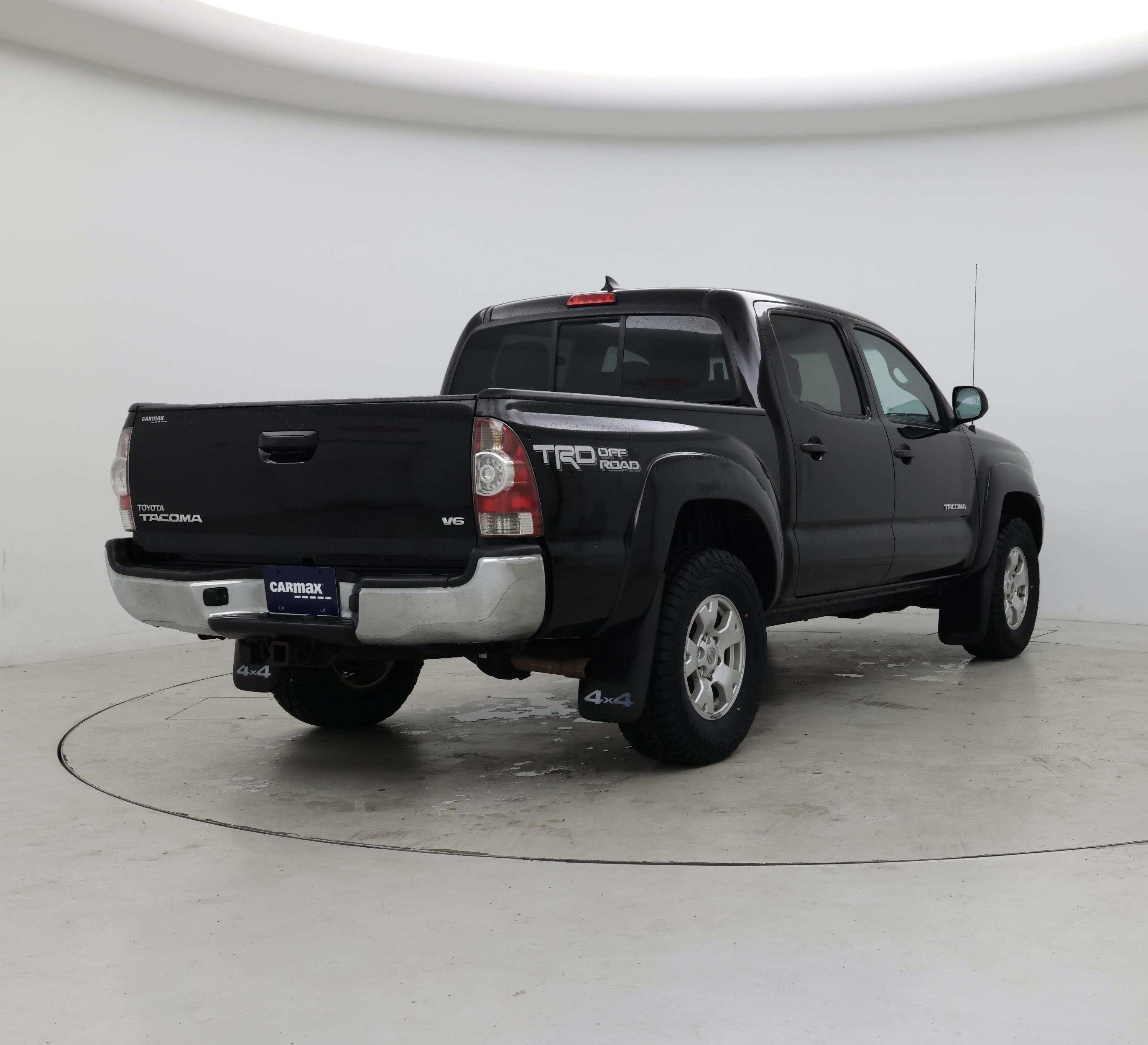 Thumbnail: 2015 Toyota Tacoma - 8